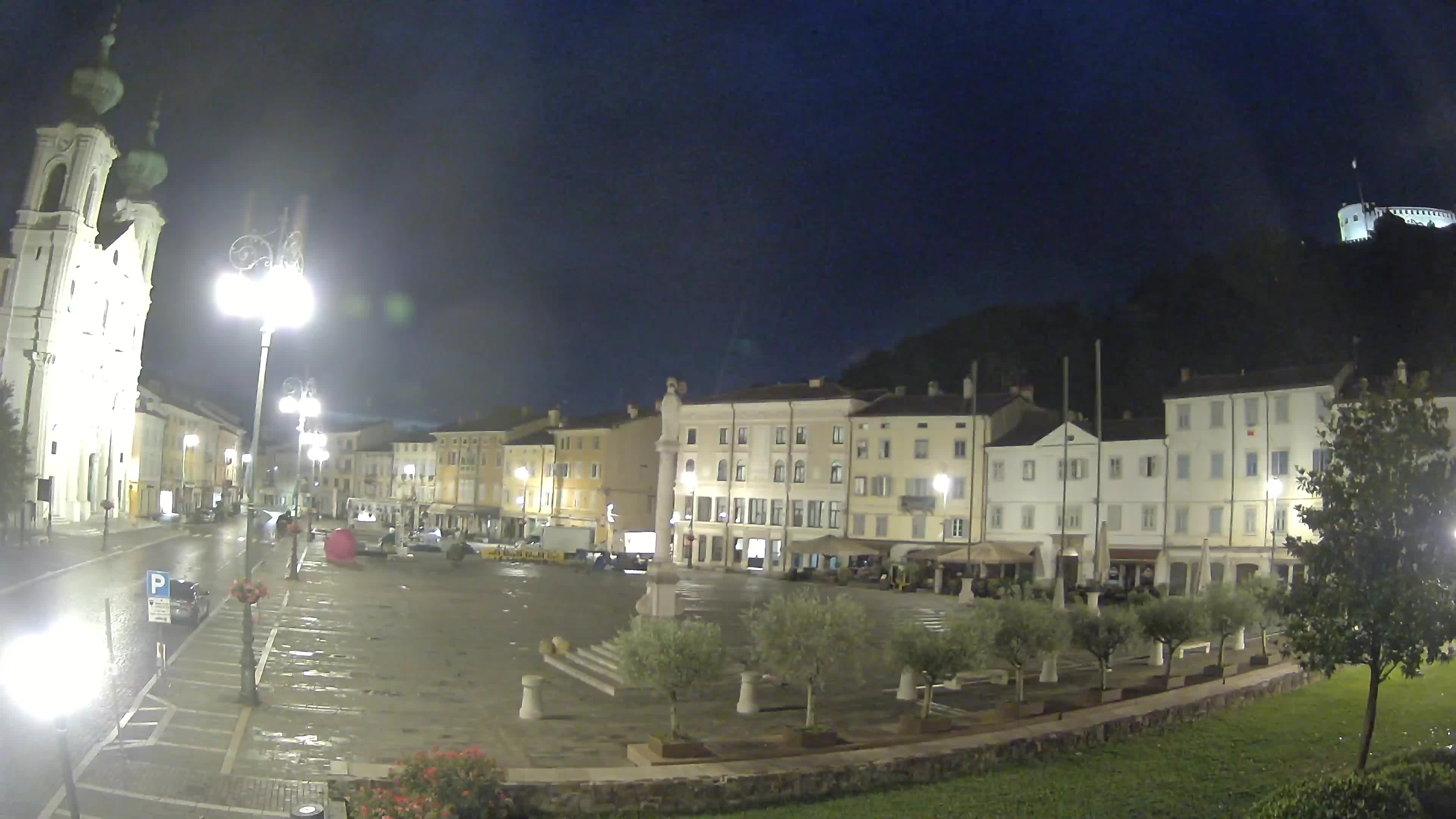 Kamera Gorica Travnik in cerkev sv. Ignacija