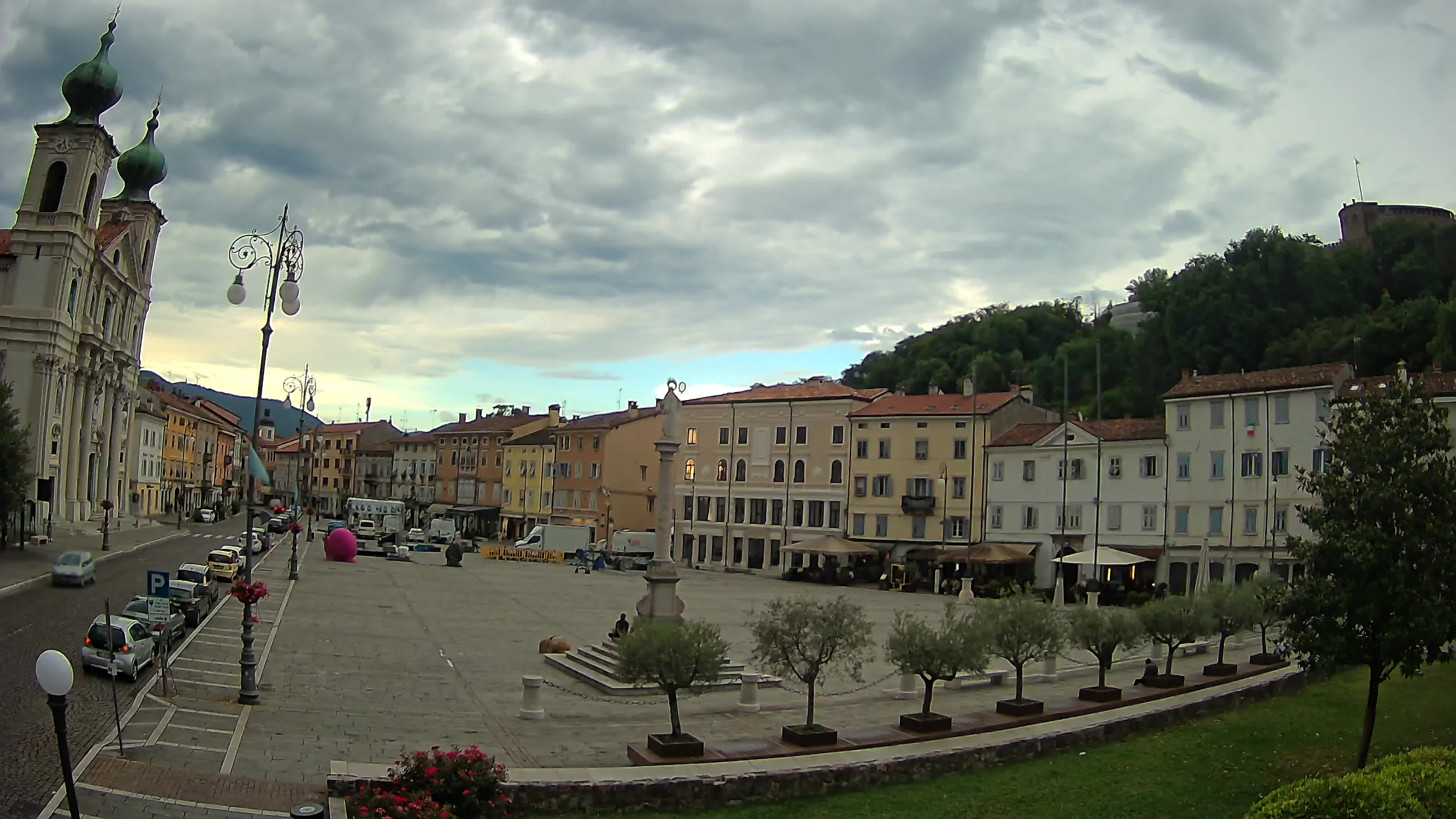 Gorizia – Plaza Vittoria – iglesia de San Pedro. Ignacio