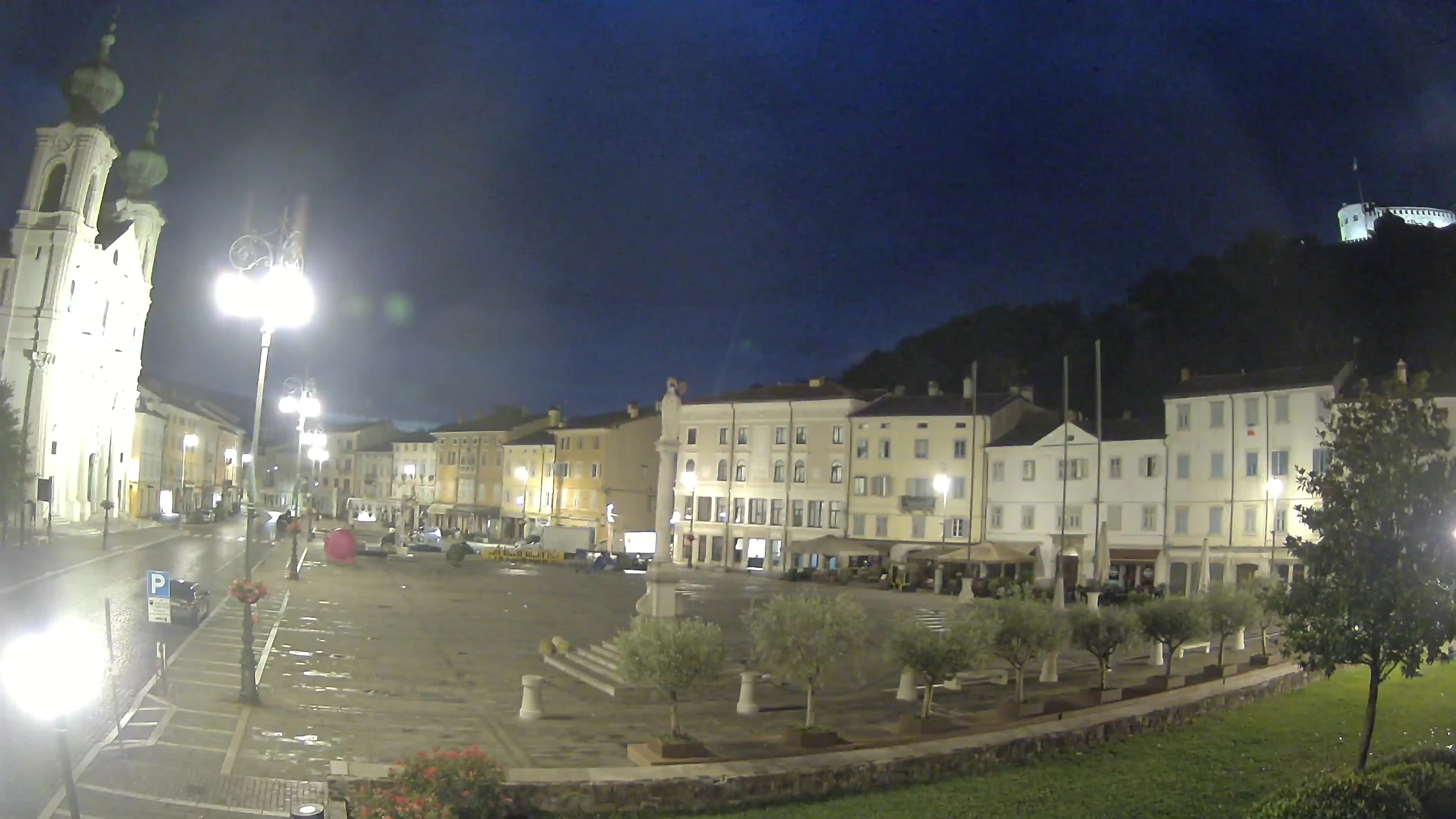 Kamera Gorica Travnik in cerkev sv. Ignacija