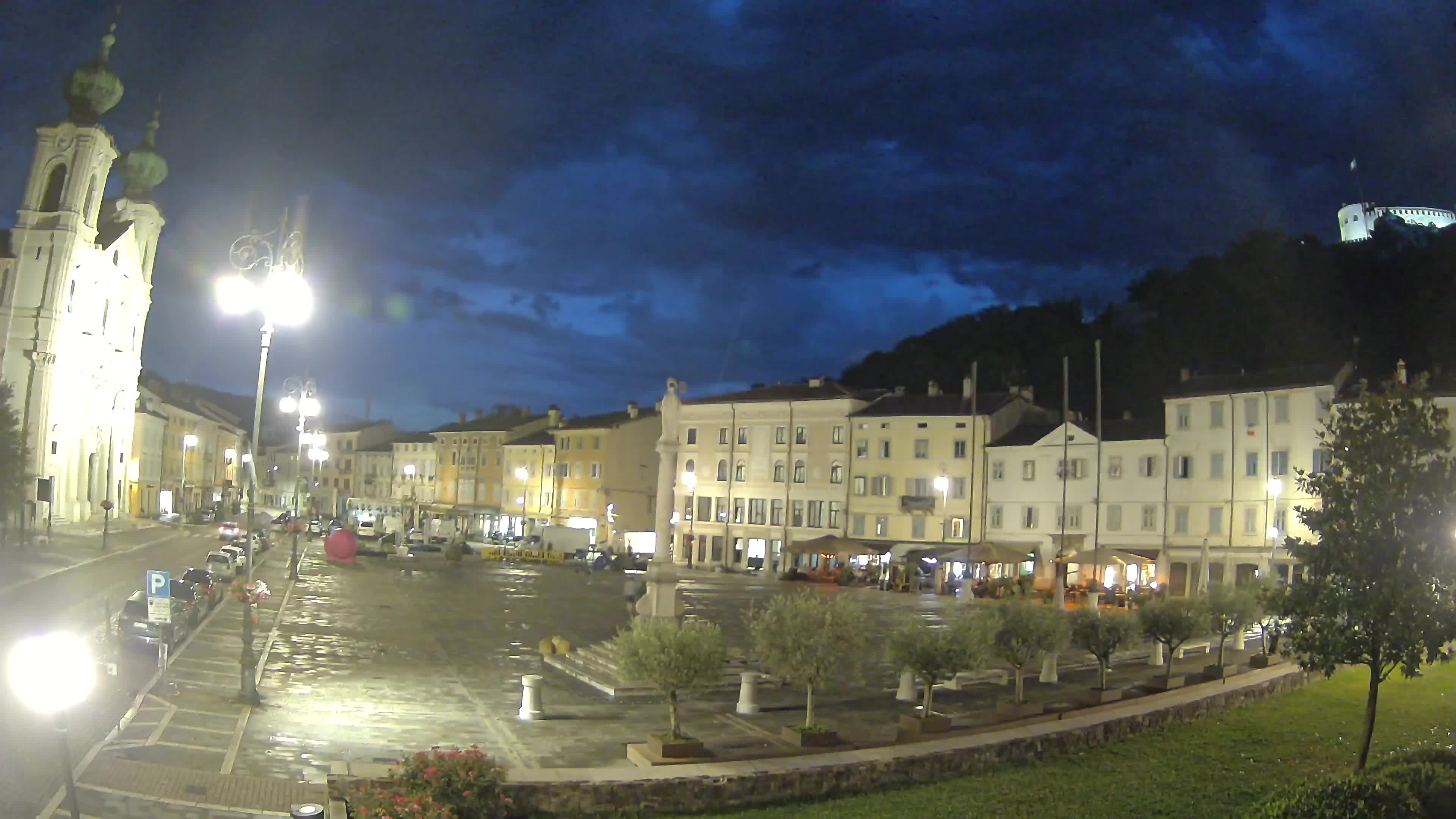 Gorizia – Plaza Vittoria – iglesia de San Pedro. Ignacio