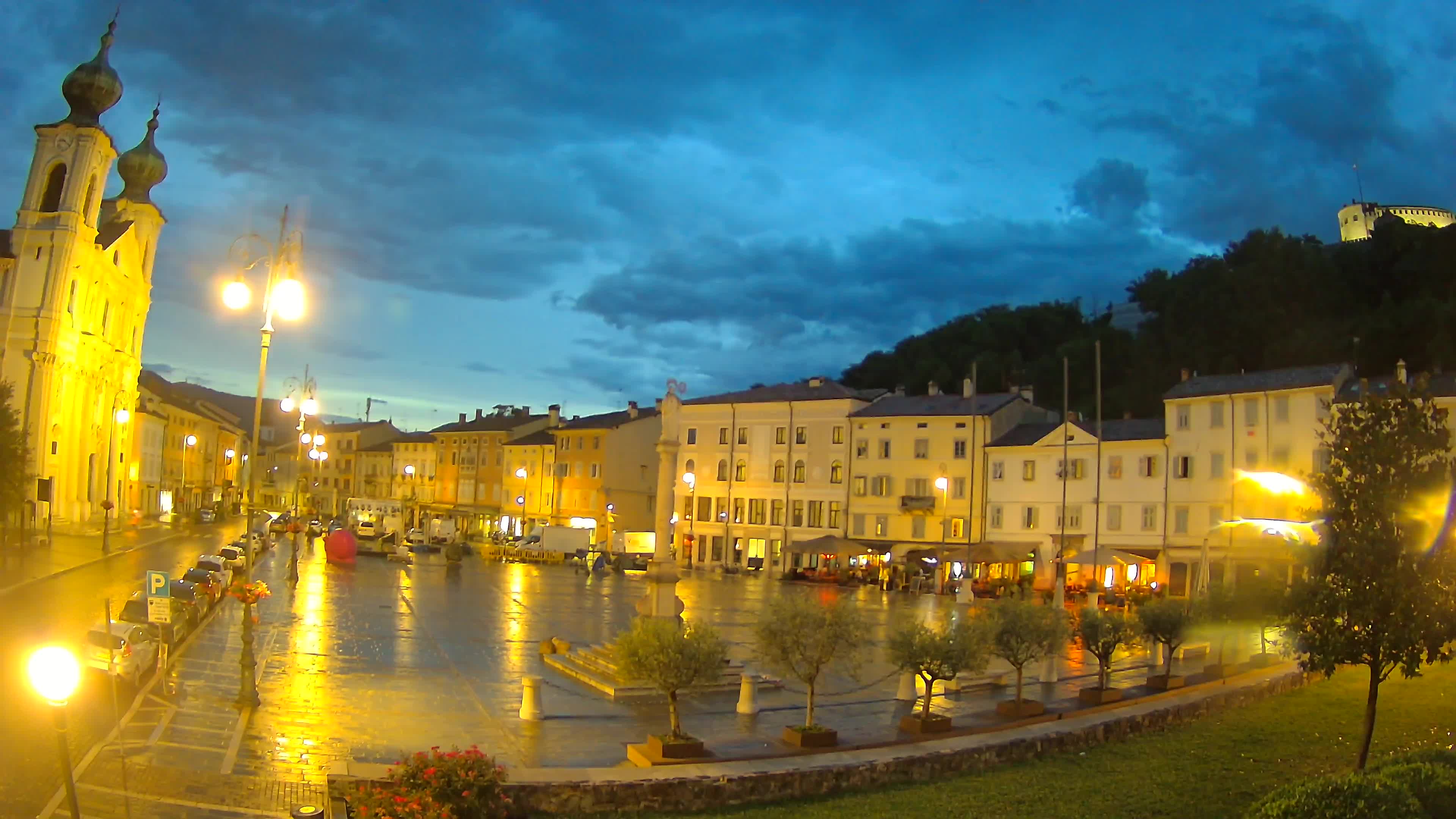 Gorizia – Plaza Vittoria – iglesia de San Pedro. Ignacio