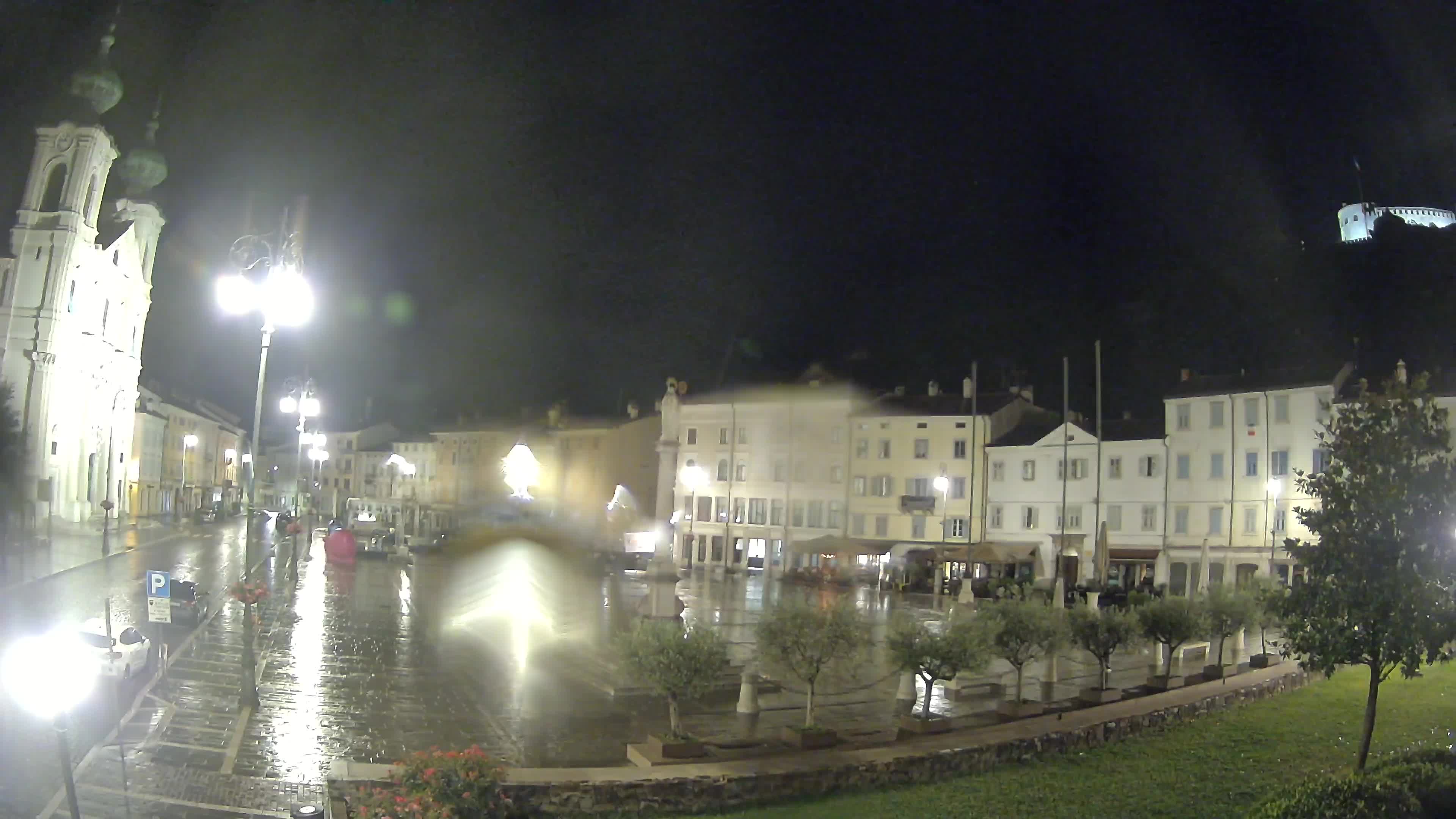 Gorizia Piazza della Vittoria e chiesa di S. Ignazio