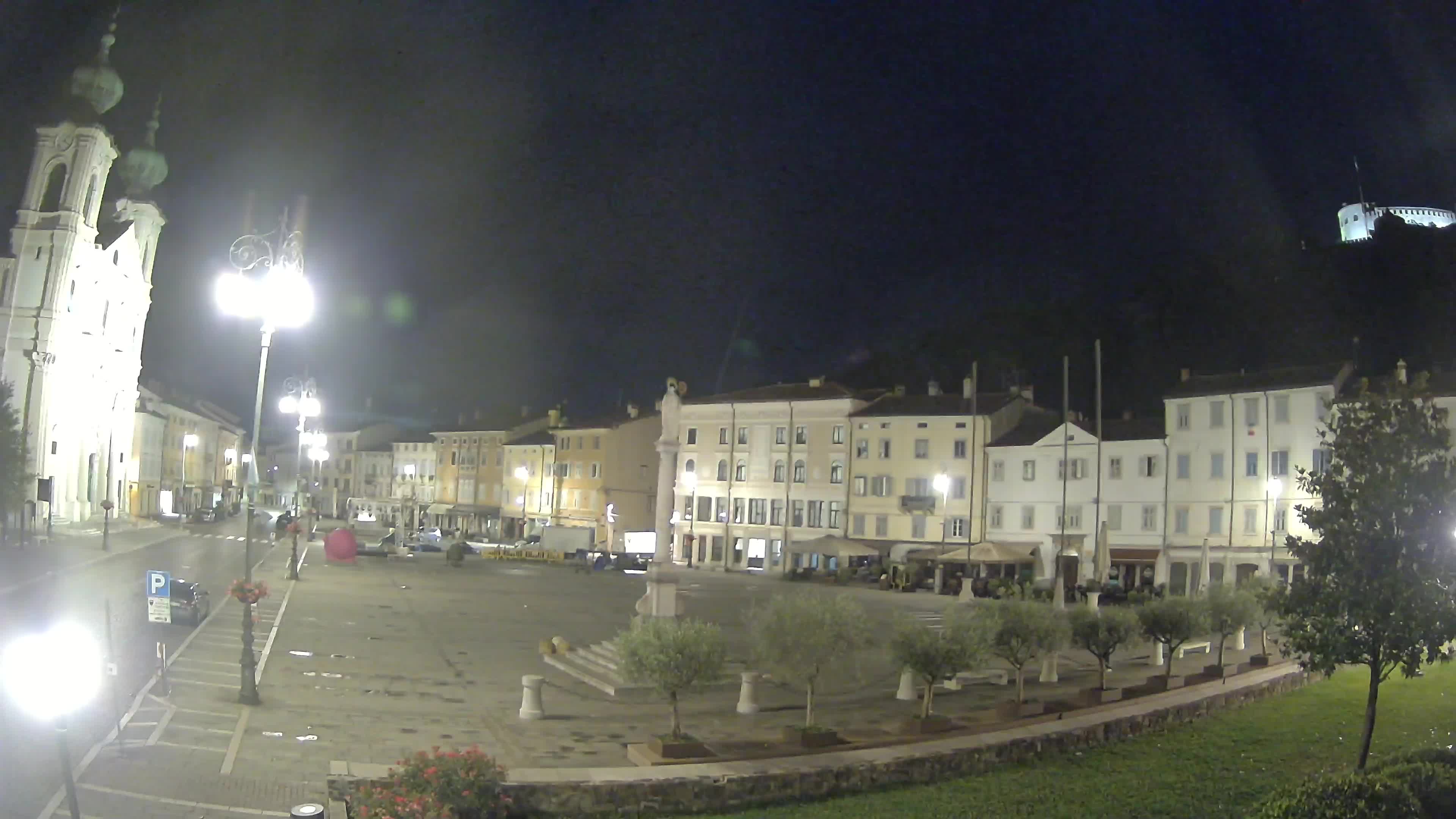 Kamera Gorica Travnik in cerkev sv. Ignacija