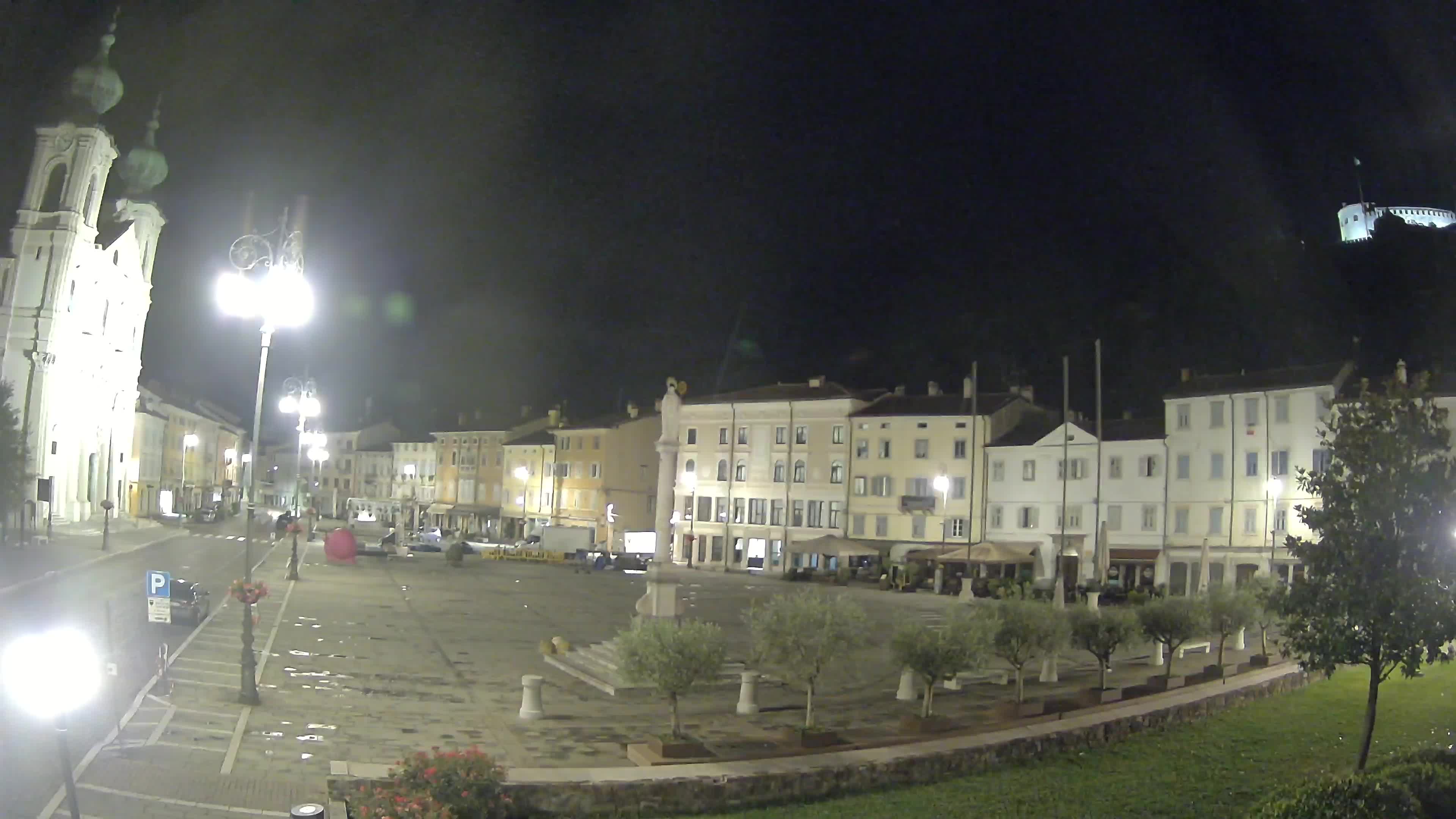 Gorizia Piazza della Vittoria e chiesa di S. Ignazio