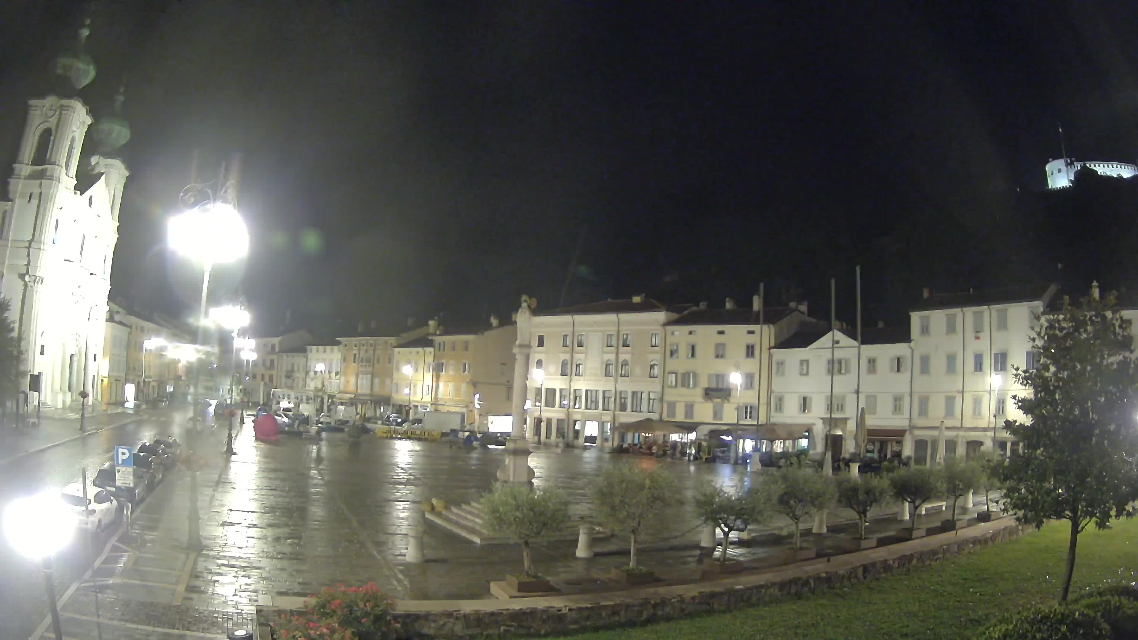 Kamera Gorica Travnik in cerkev sv. Ignacija