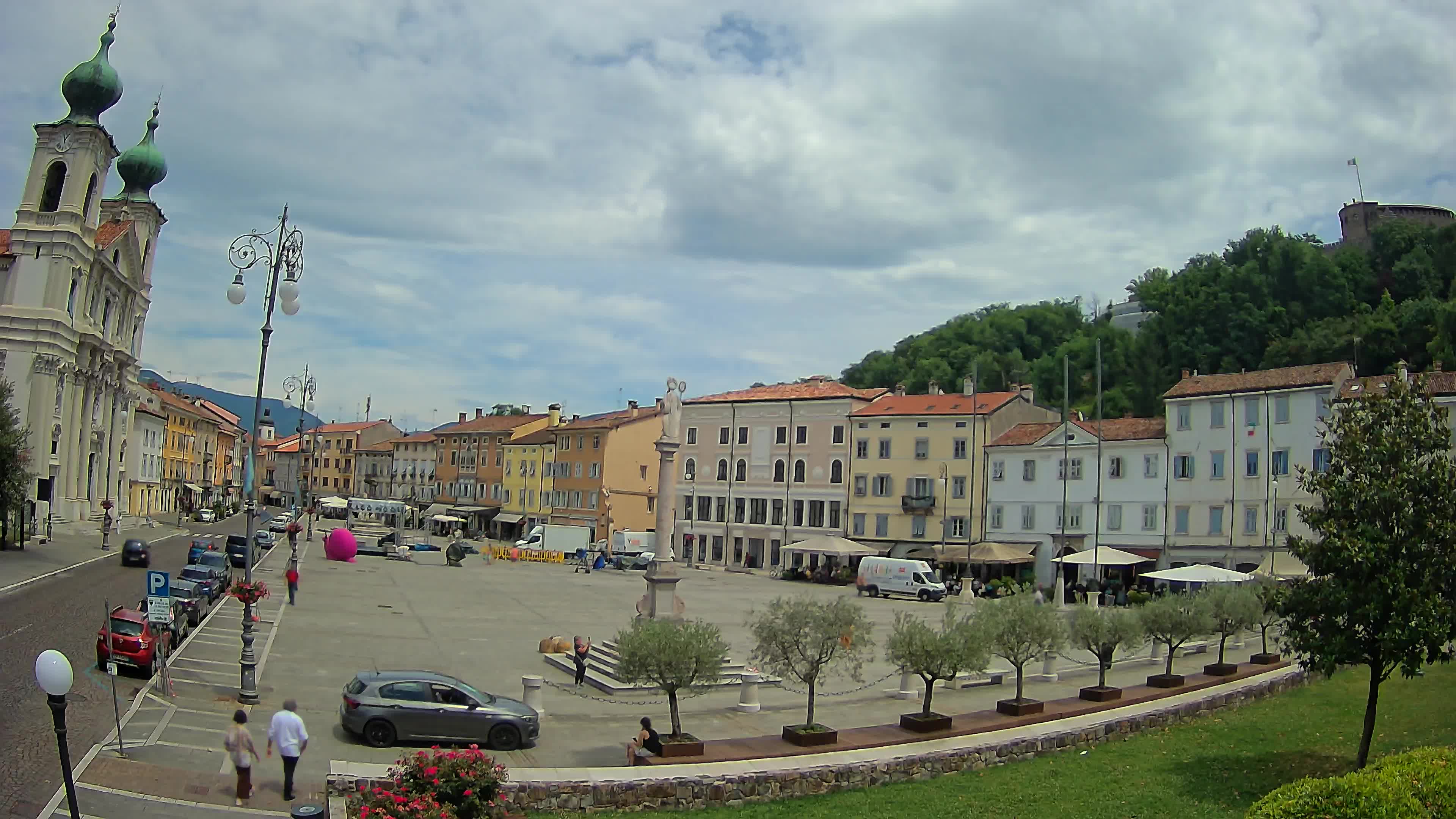 Gorizia Piazza della Vittoria e chiesa di S. Ignazio