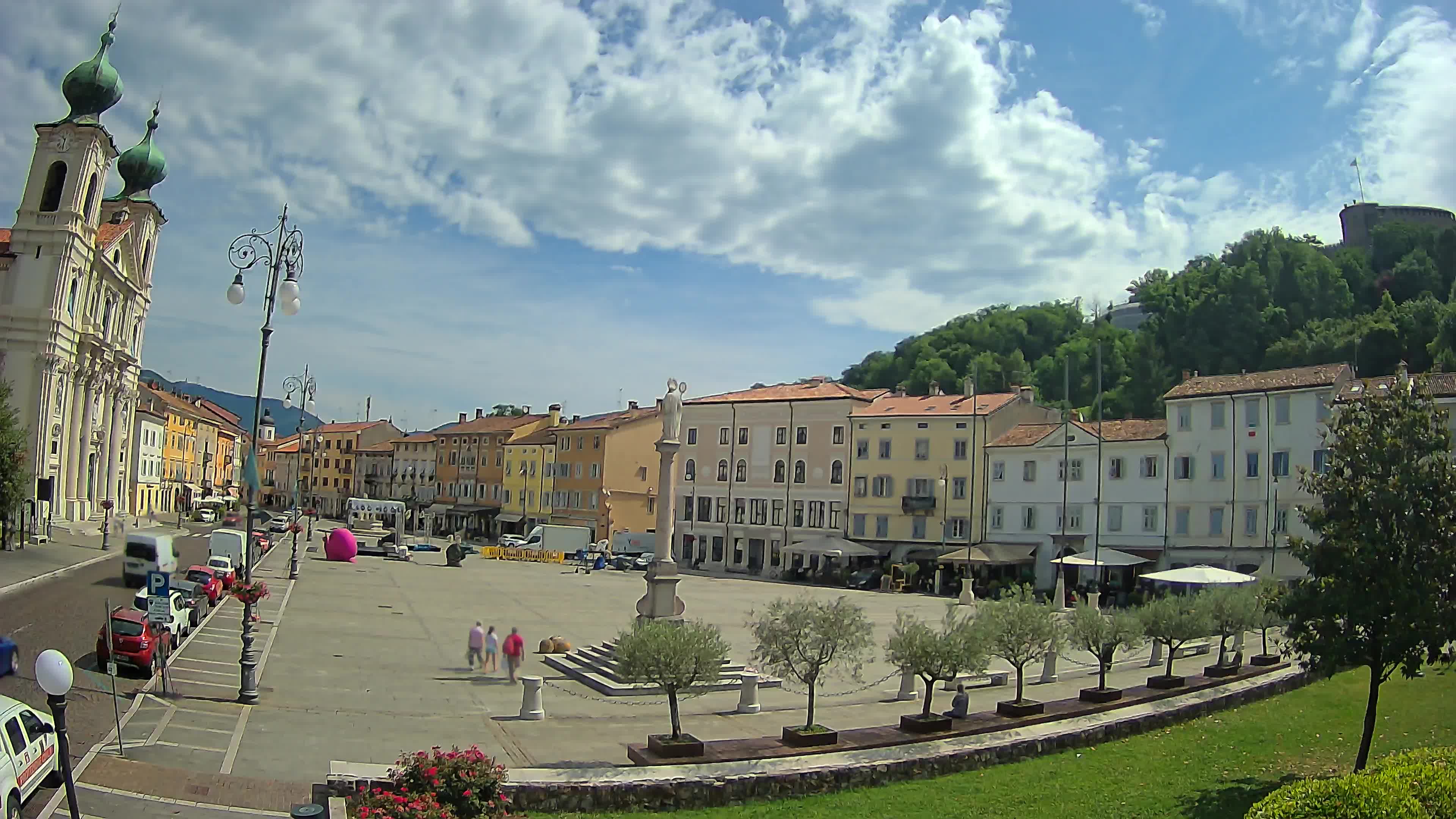 Gorizia – Plaza Vittoria – iglesia de San Pedro. Ignacio