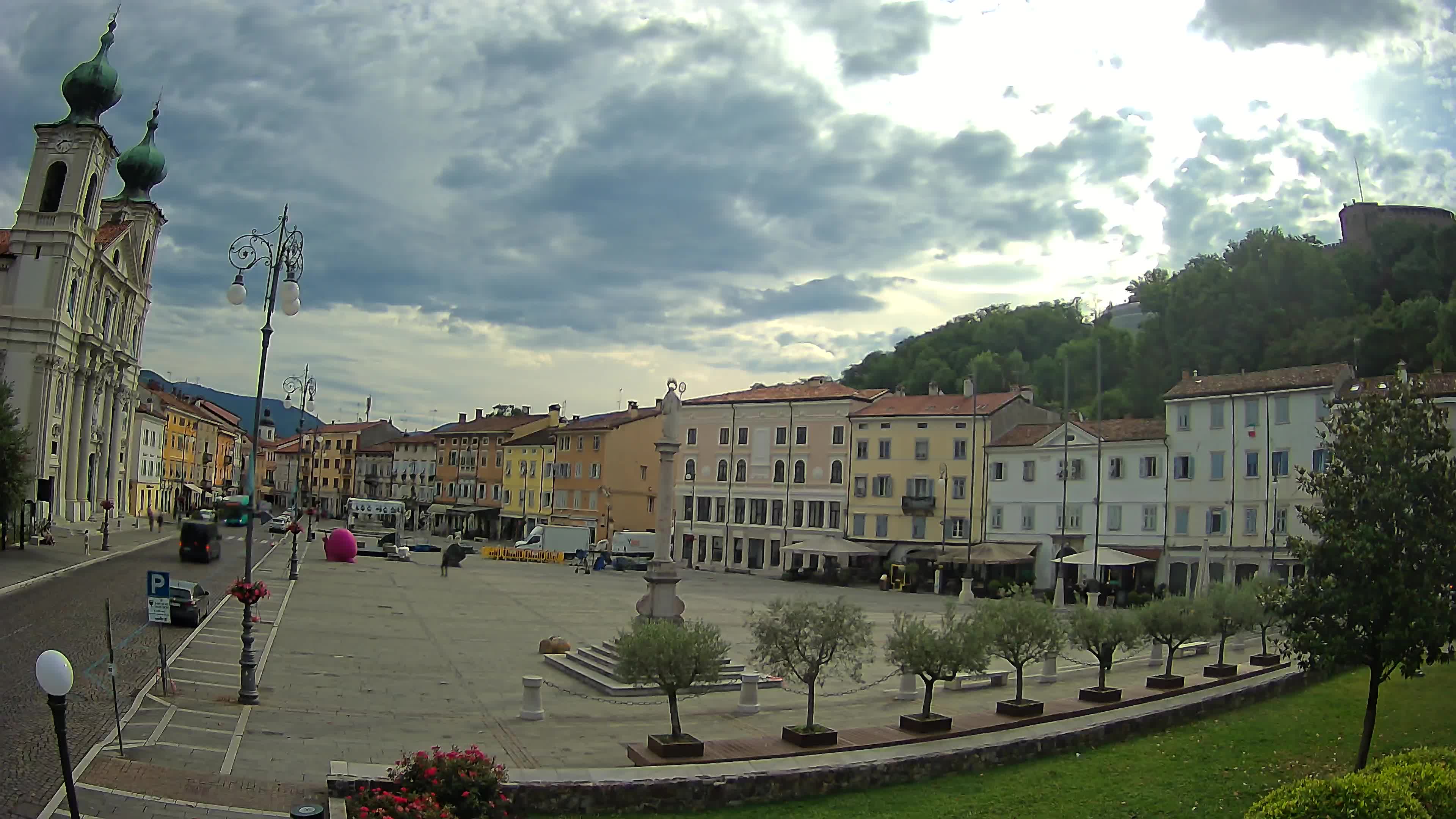 Gorizia Piazza della Vittoria e chiesa di S. Ignazio