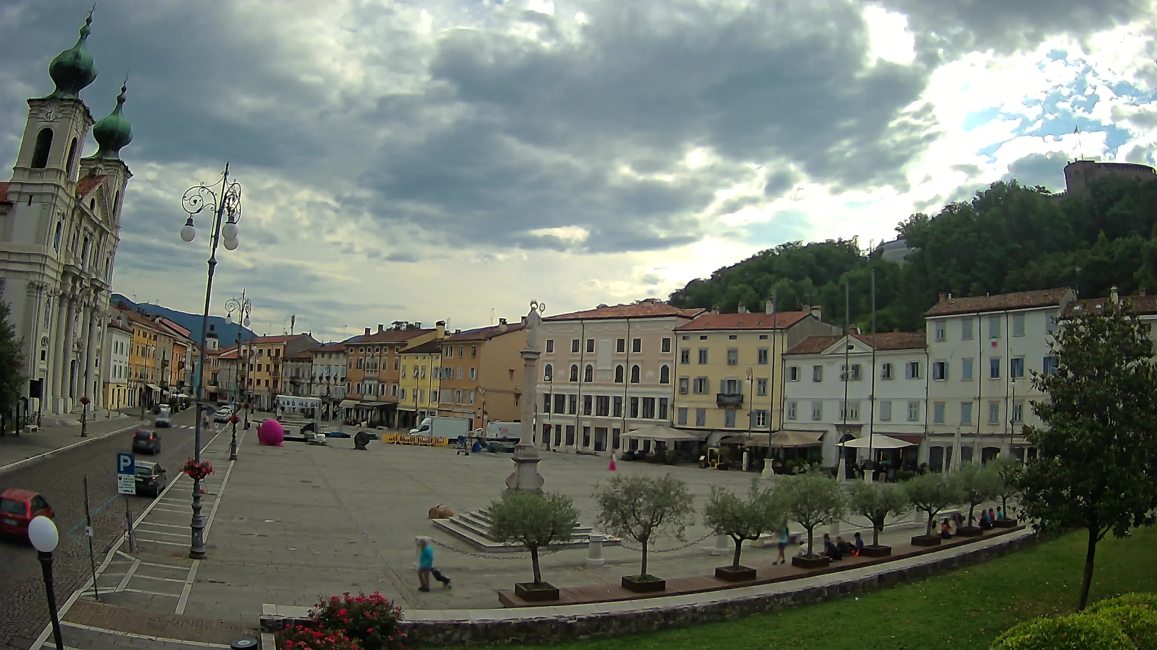 Gorizia Piazza della Vittoria e chiesa di S. Ignazio
