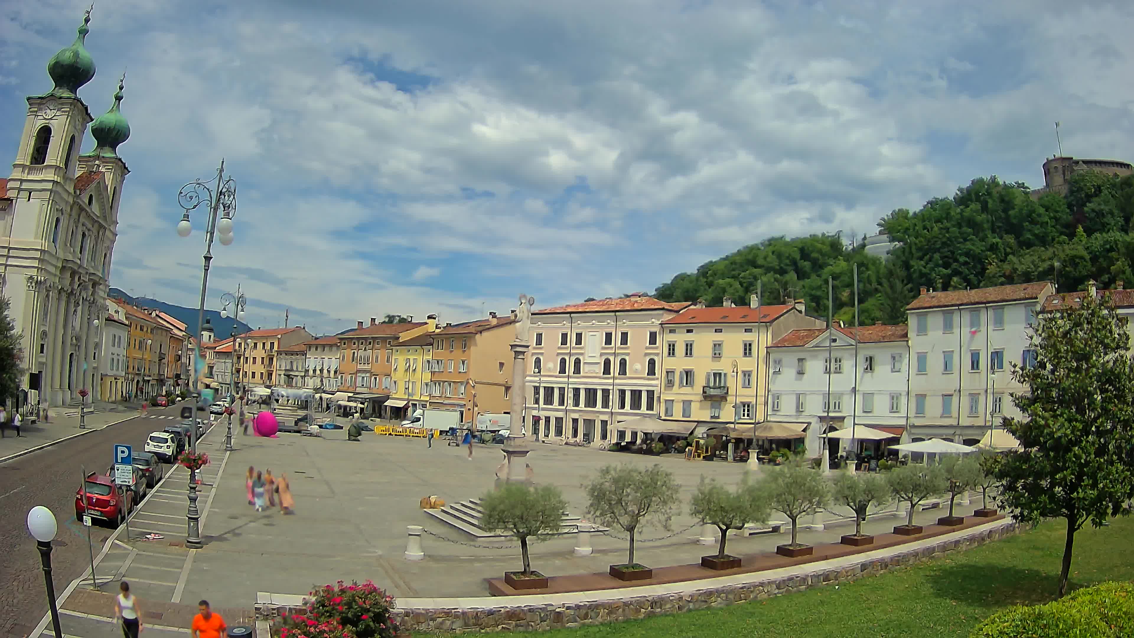 Gorizia Piazza della Vittoria e chiesa di S. Ignazio
