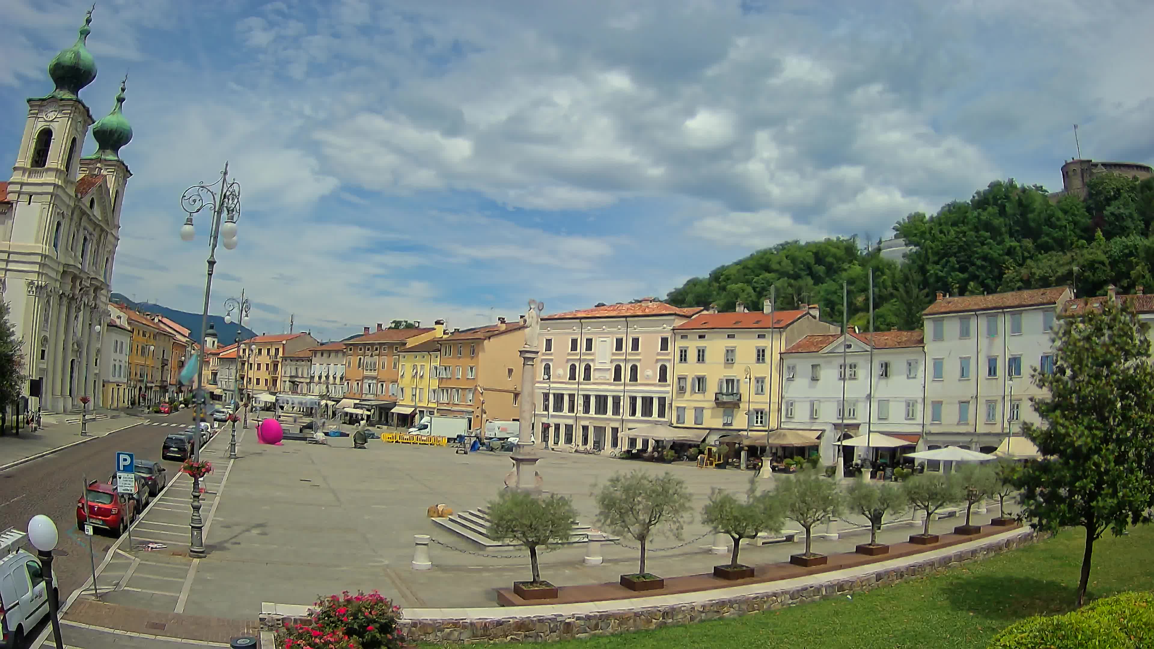 Gorizia Piazza della Vittoria e chiesa di S. Ignazio