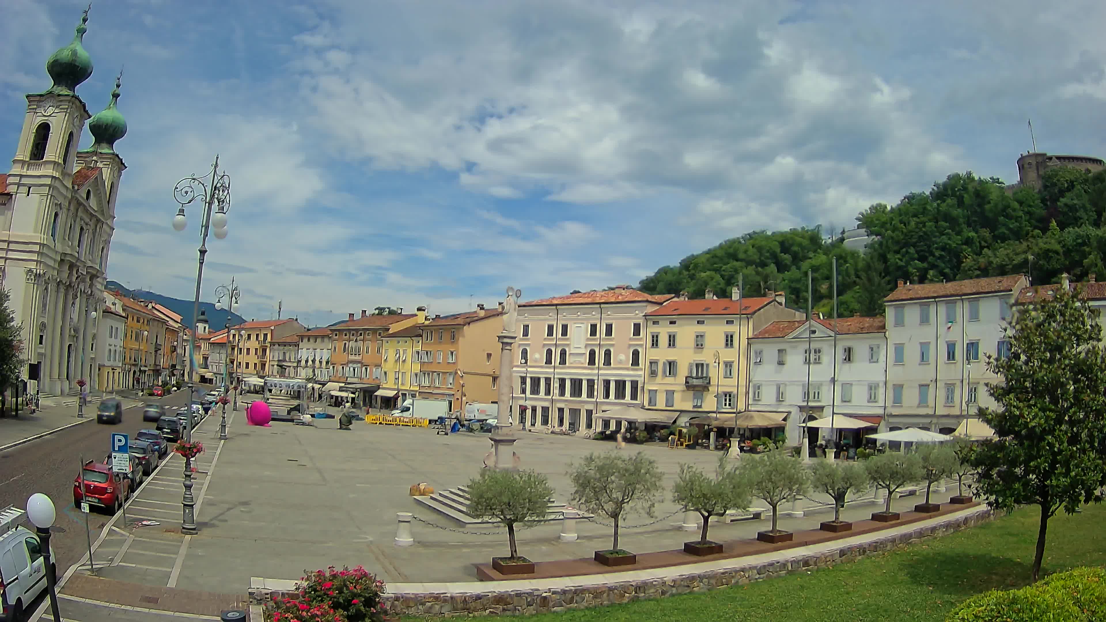 Gorizia – Plaza Vittoria – iglesia de San Pedro. Ignacio