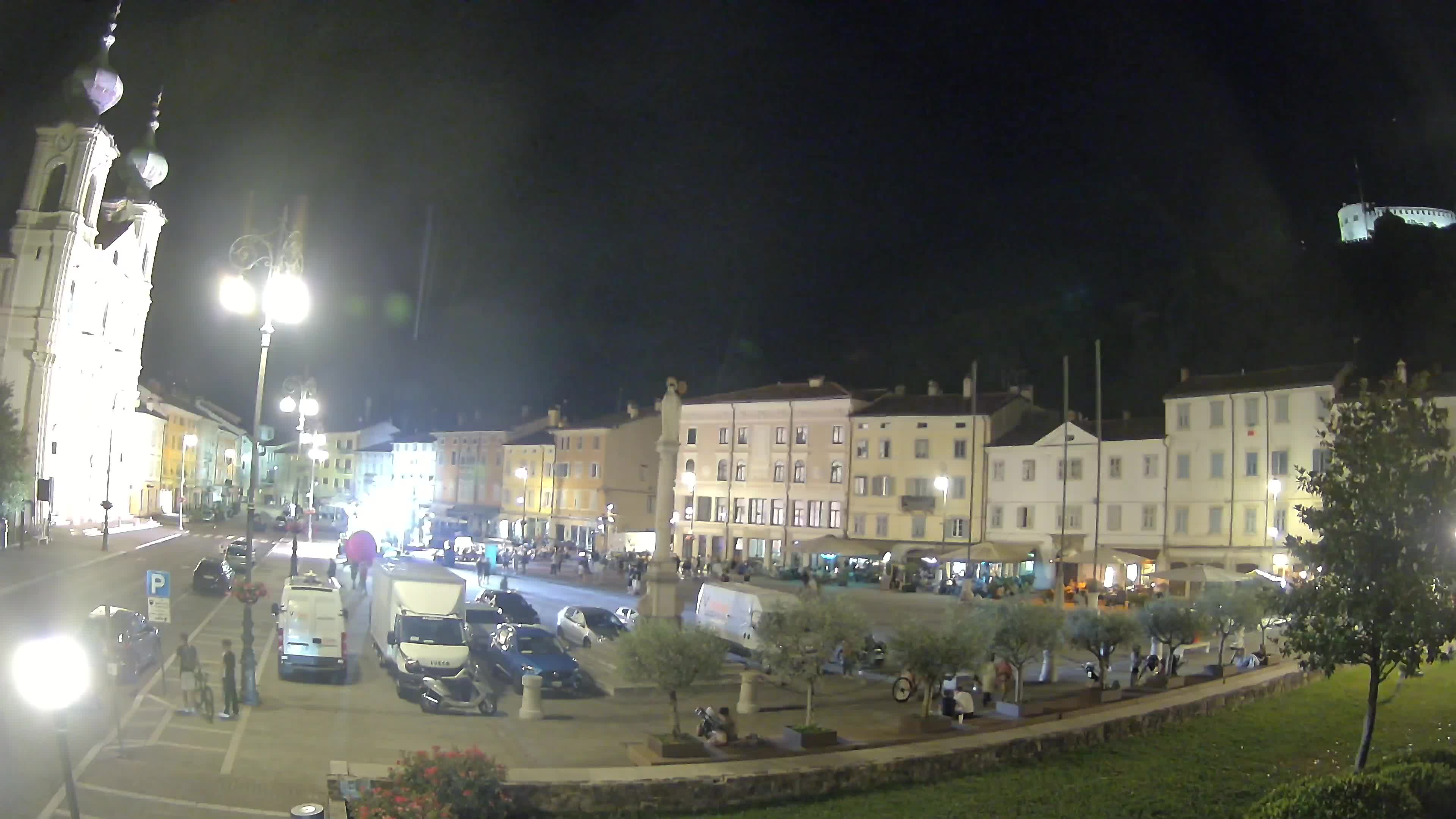 Kamera Gorica Travnik in cerkev sv. Ignacija