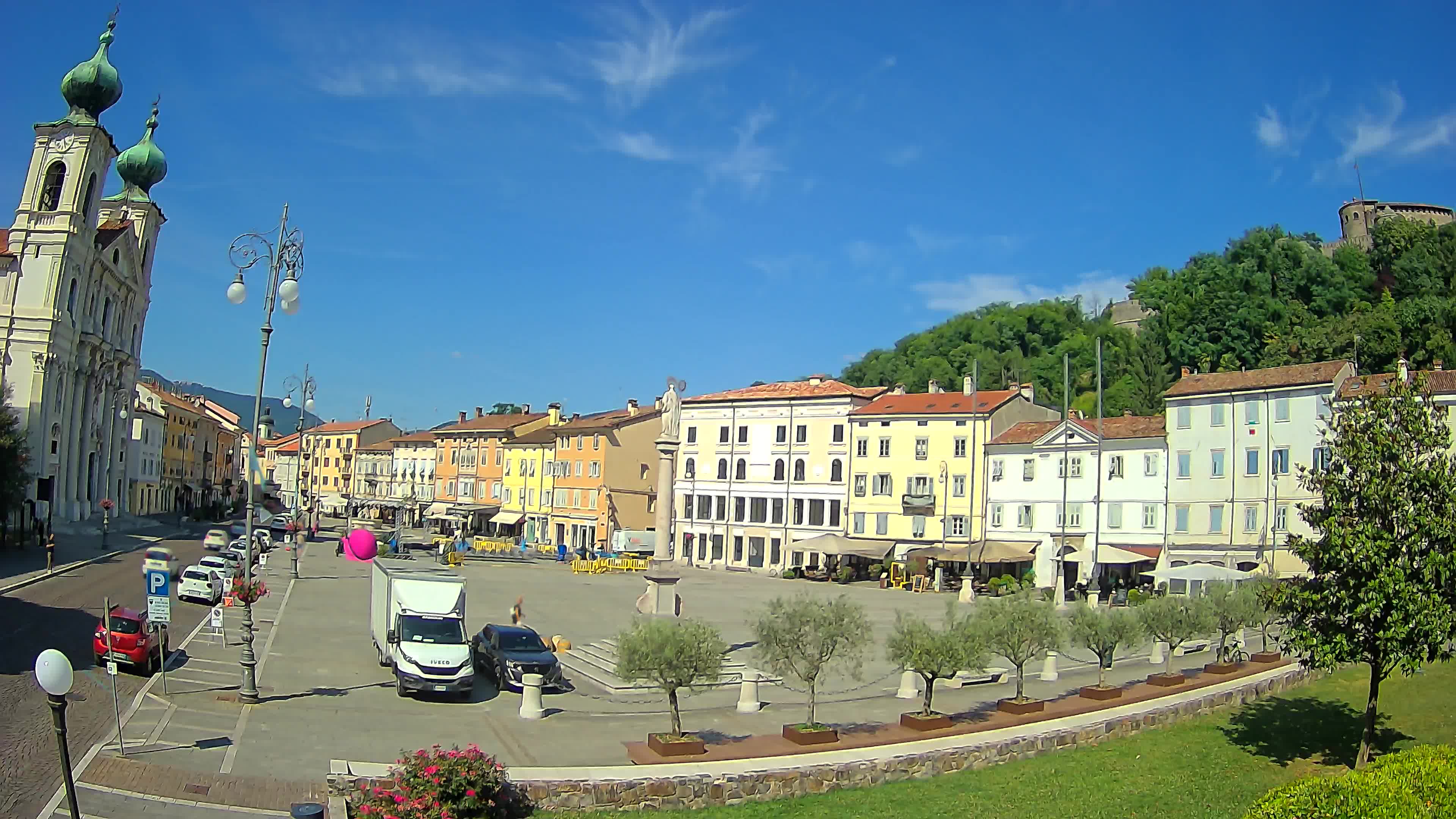 Gorizia – Plaza Vittoria – iglesia de San Pedro. Ignacio