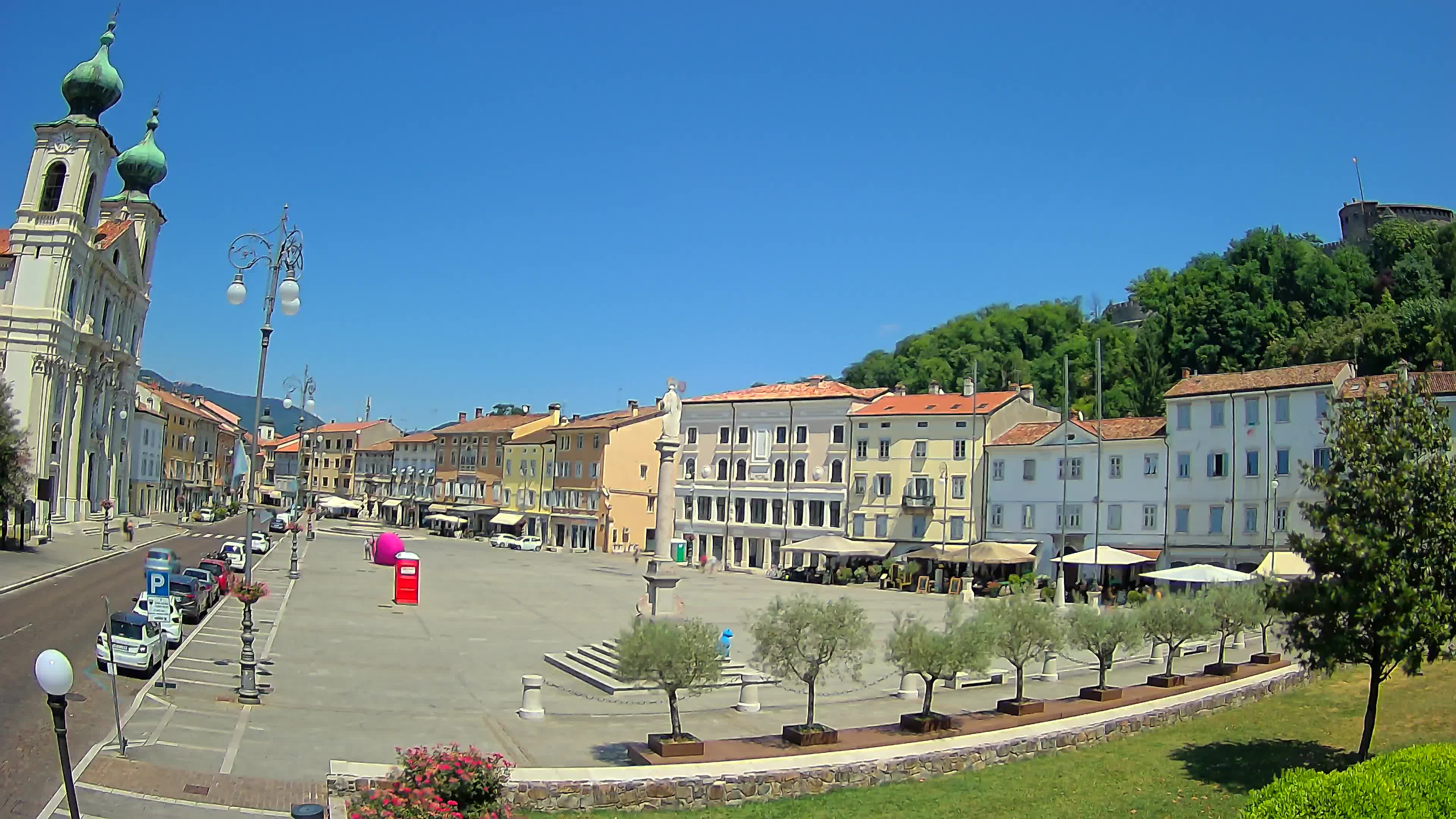 Gorizia Piazza della Vittoria e chiesa di S. Ignazio