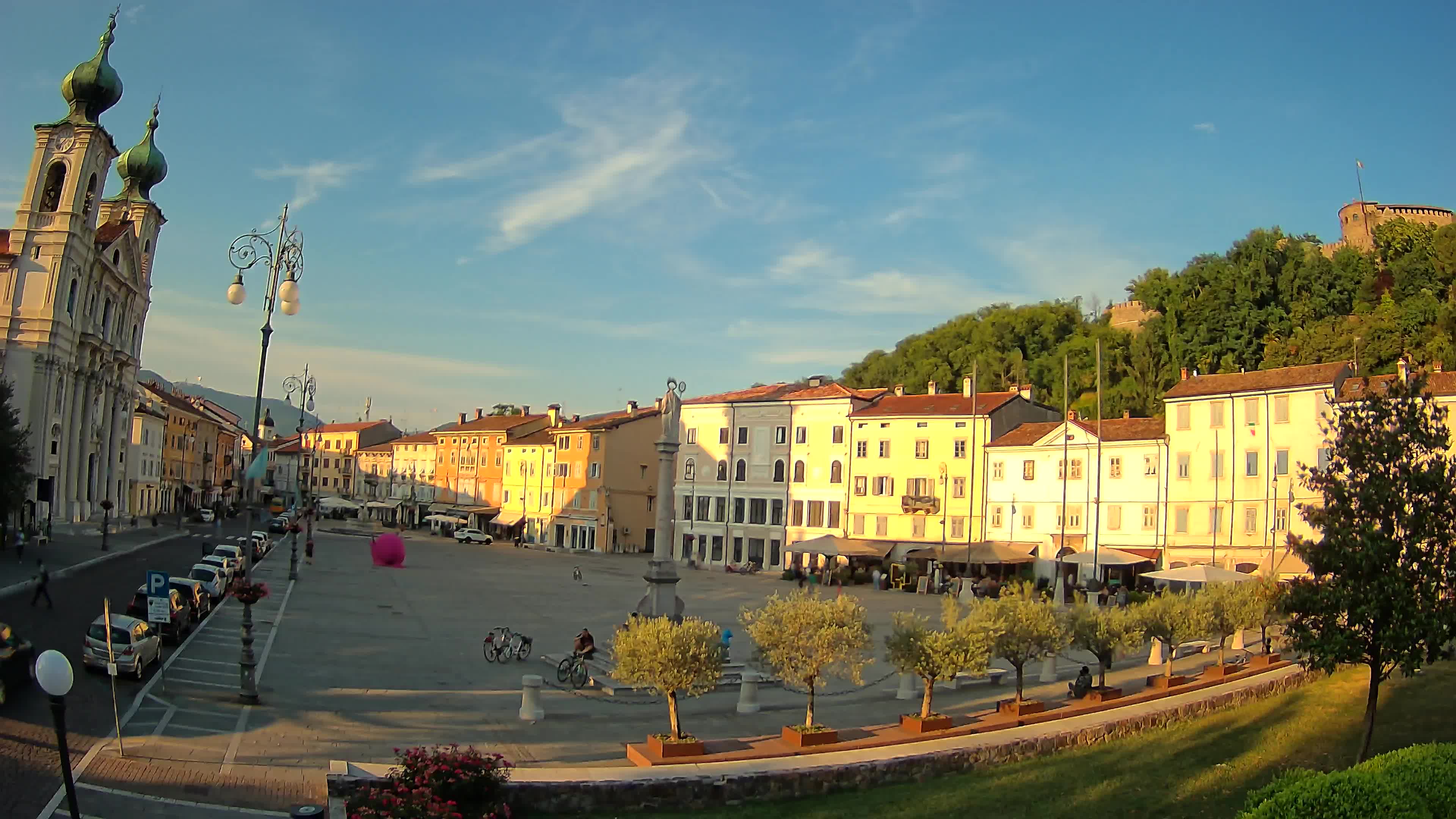Gorizia – Plaza Vittoria – iglesia de San Pedro. Ignacio