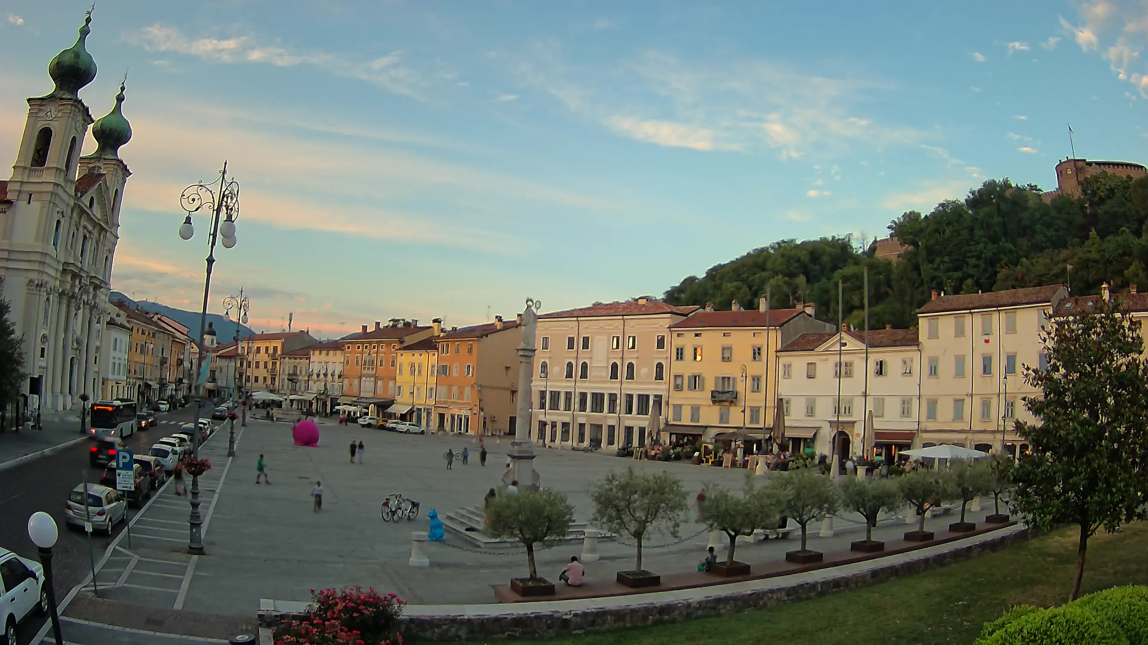 Gorizia Piazza della Vittoria e chiesa di S. Ignazio