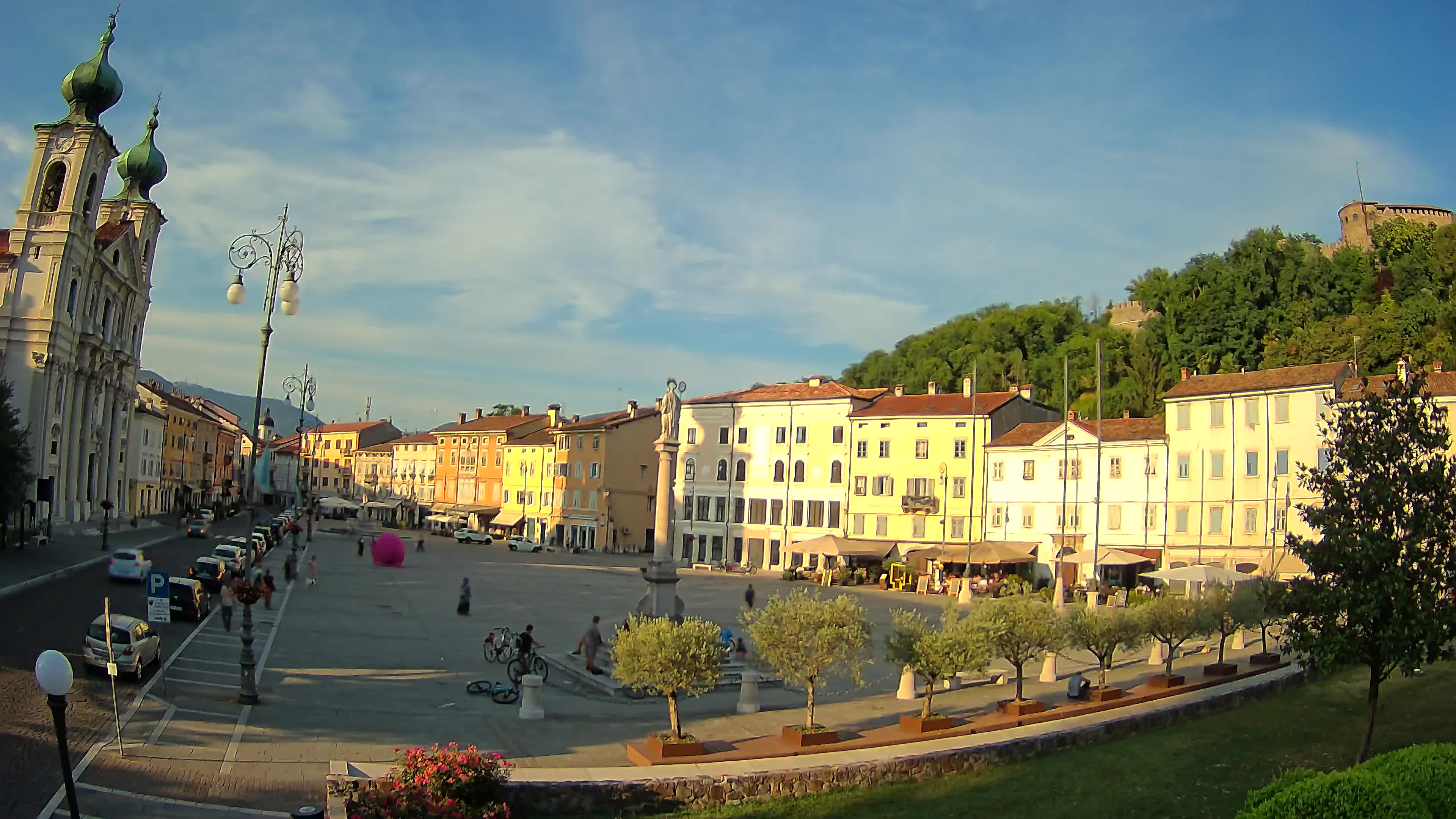 Gorizia – Plaza Vittoria – iglesia de San Pedro. Ignacio