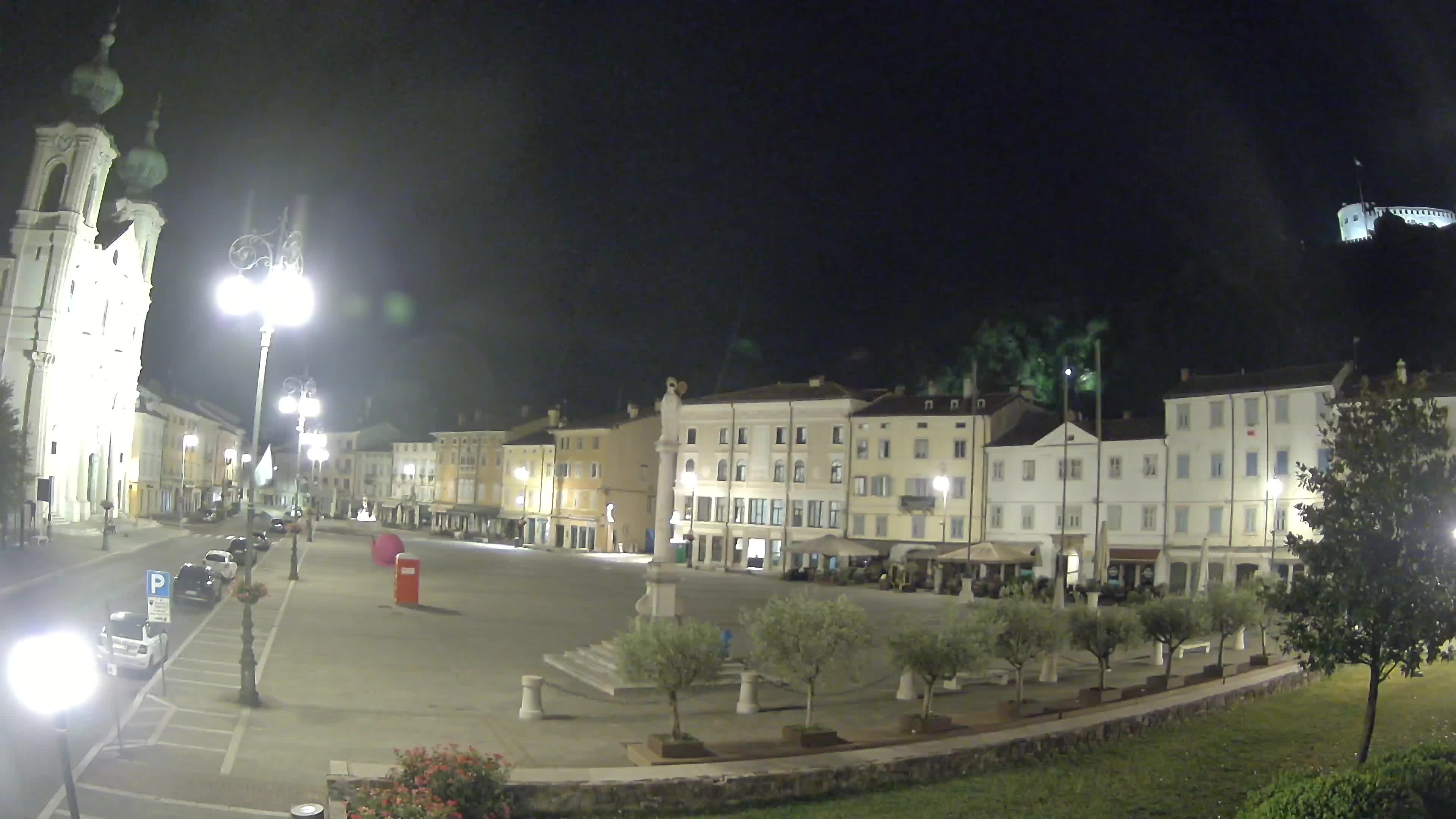 Kamera Gorica Travnik in cerkev sv. Ignacija
