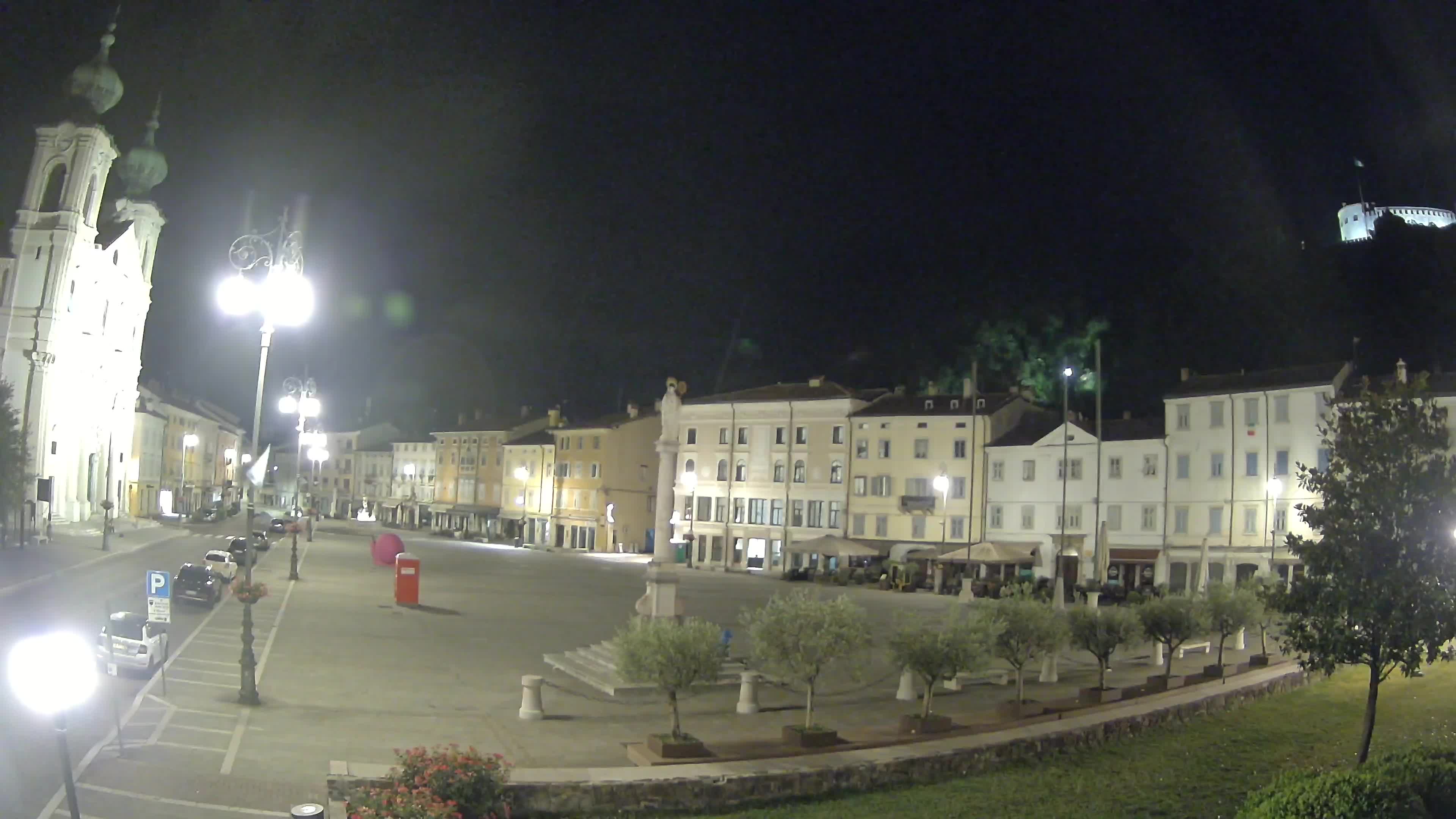 Kamera Gorica Travnik in cerkev sv. Ignacija