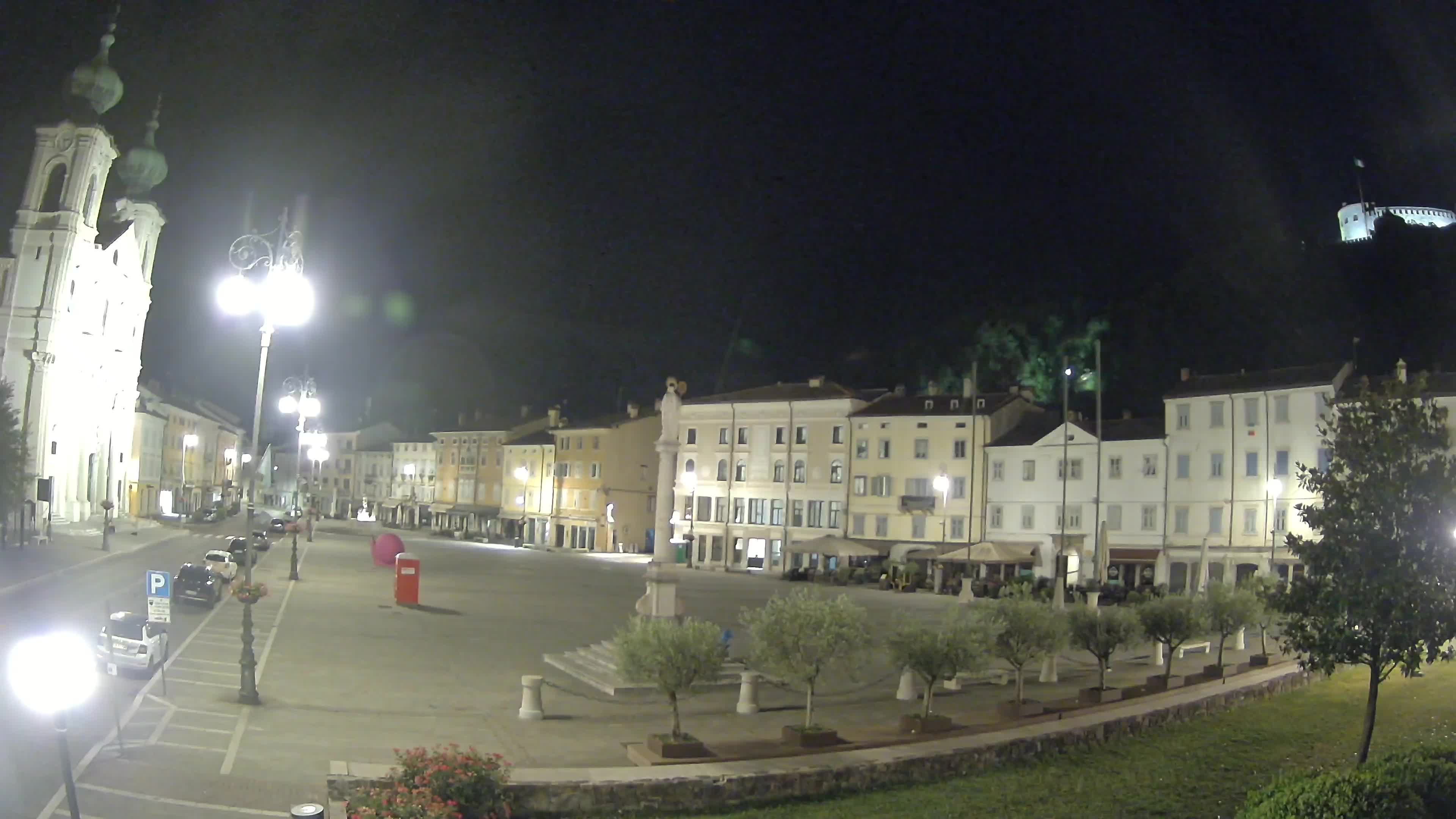 Kamera Gorica Travnik in cerkev sv. Ignacija