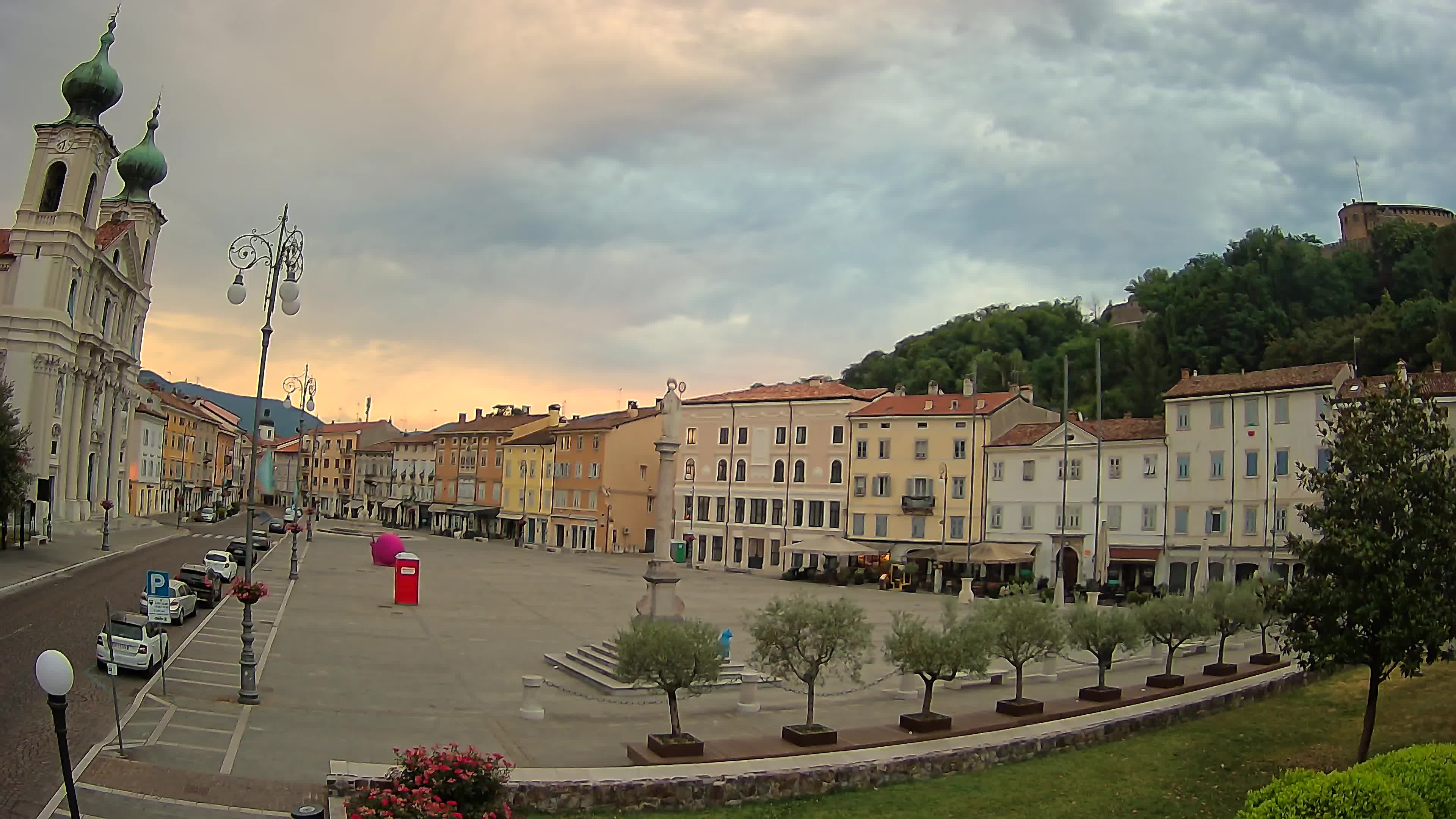 Gorizia – Plaza Vittoria – iglesia de San Pedro. Ignacio