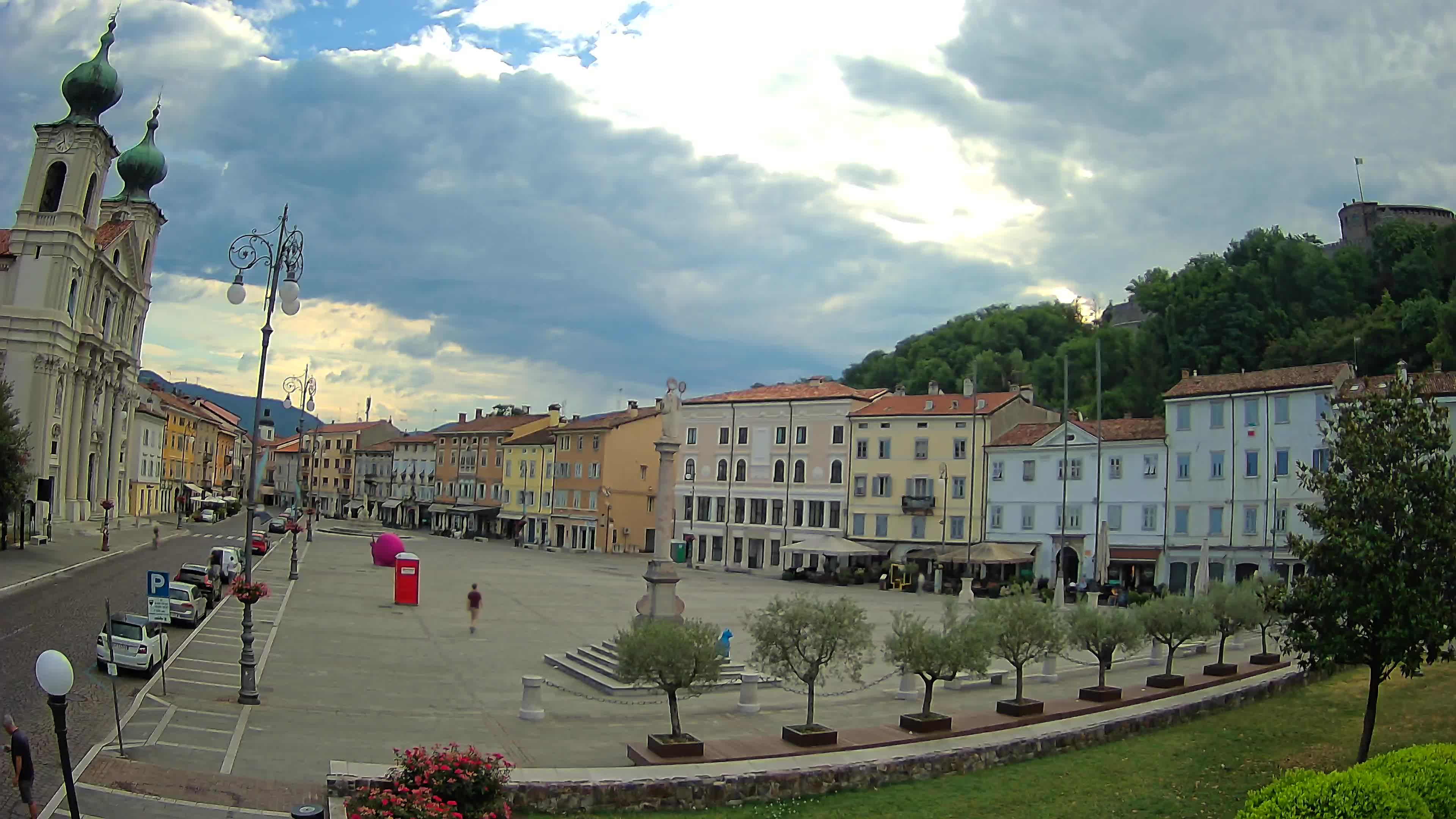 Gorizia Piazza della Vittoria e chiesa di S. Ignazio