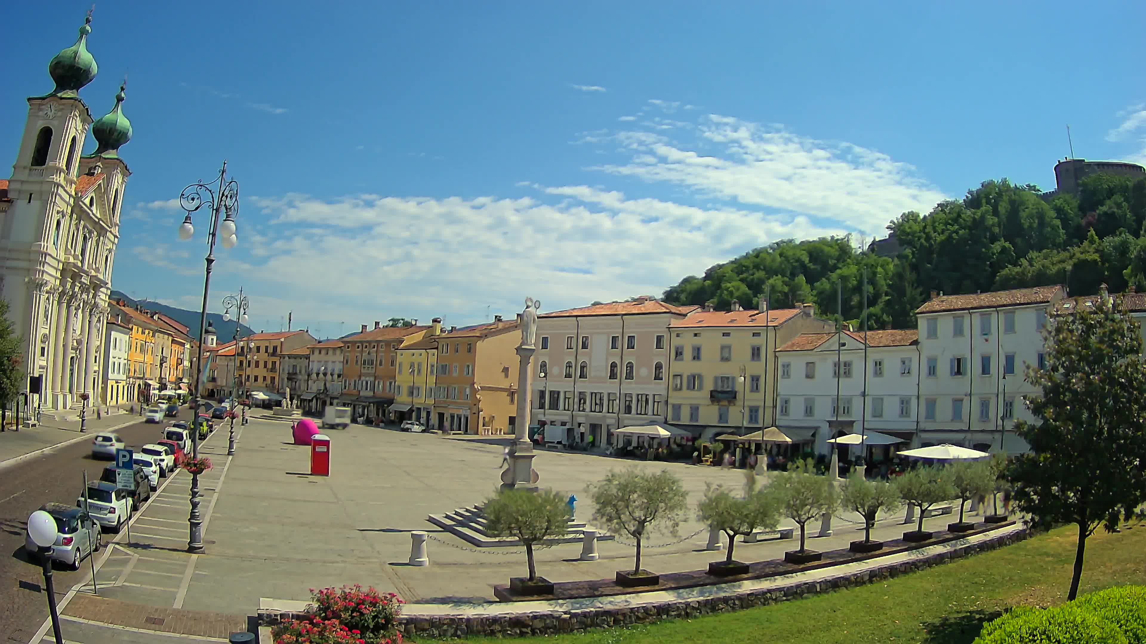 Gorizia Piazza della Vittoria e chiesa di S. Ignazio