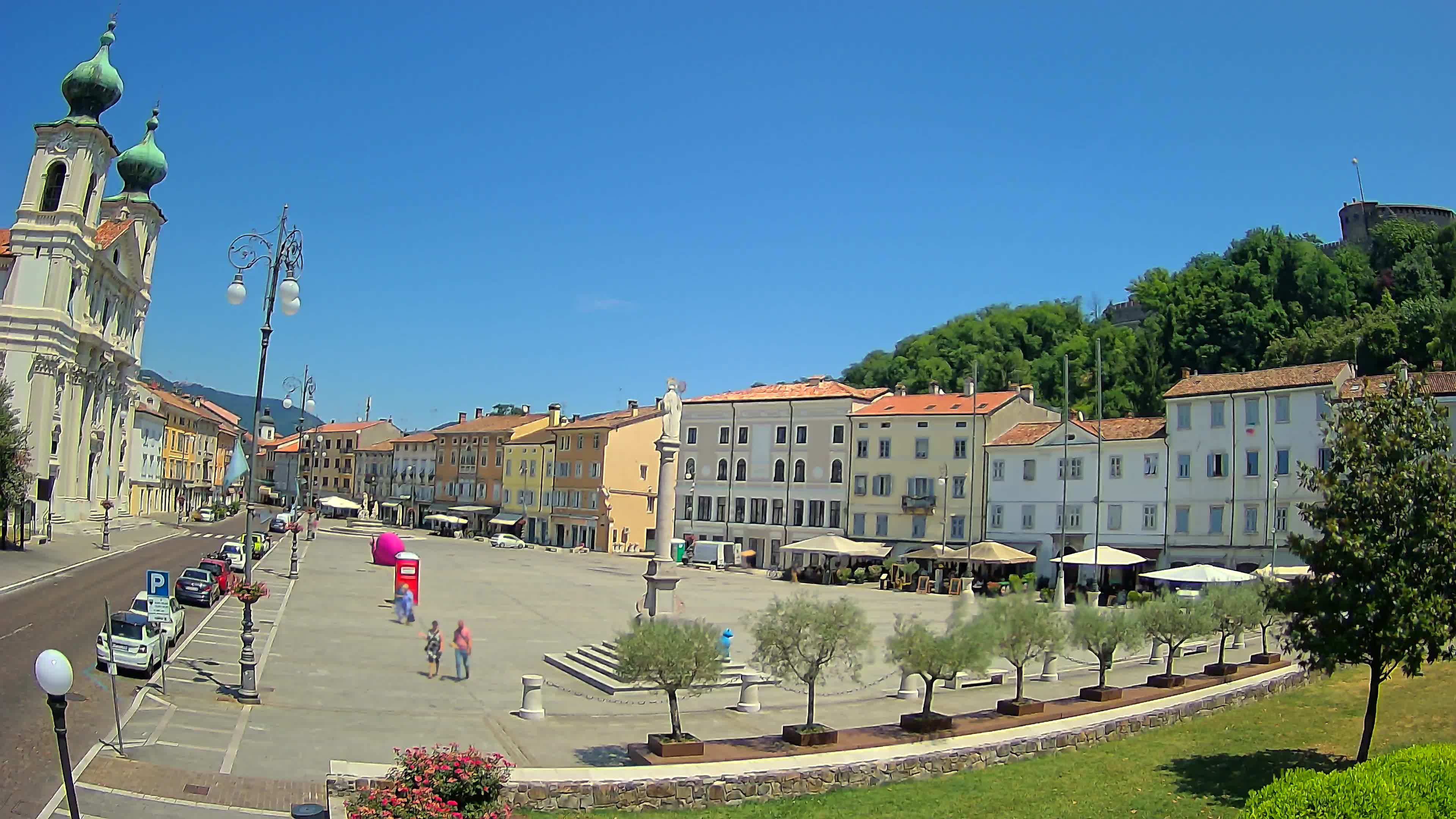 Gorizia Piazza della Vittoria e chiesa di S. Ignazio