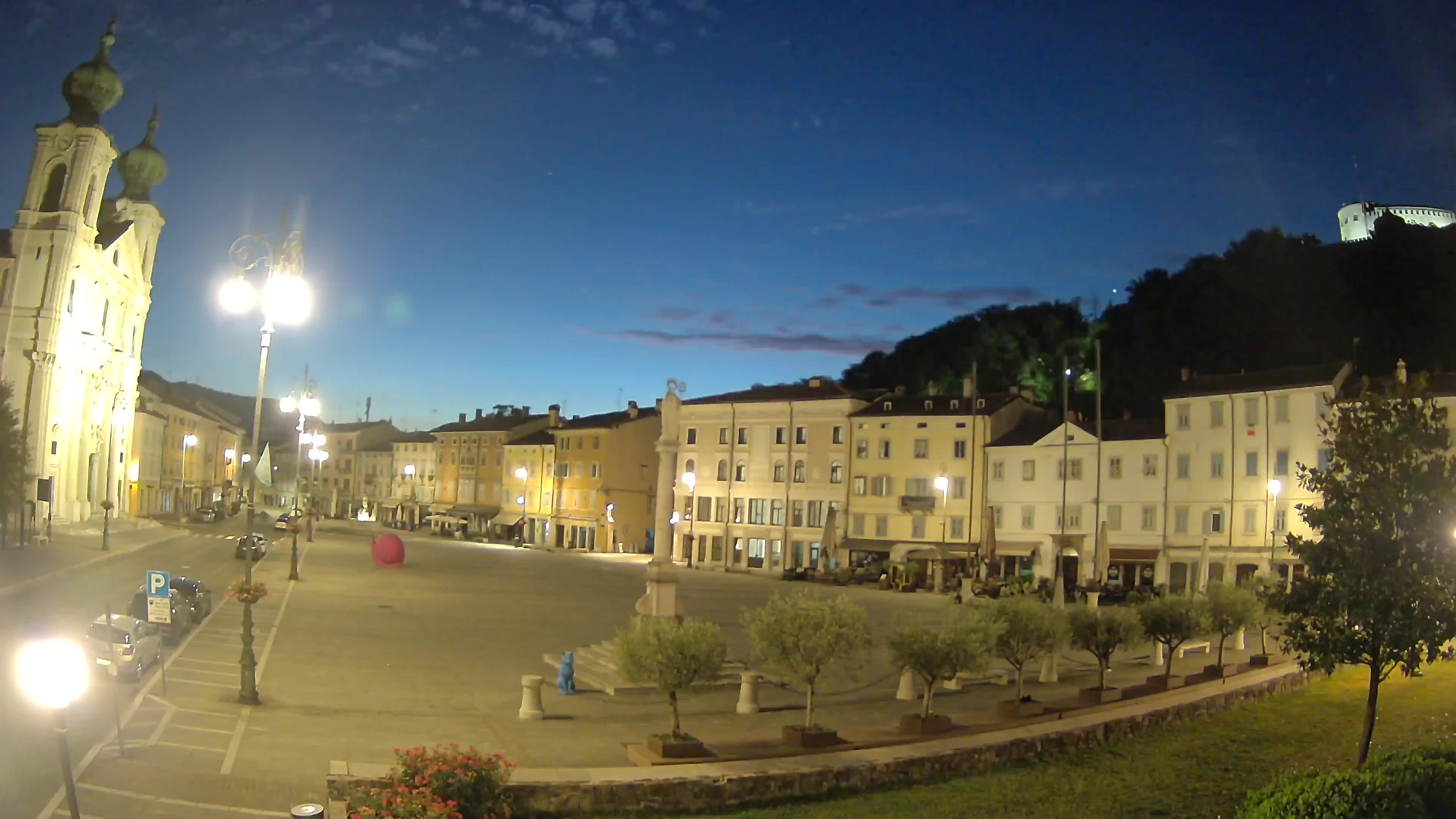 Gorizia Piazza della Vittoria e chiesa di S. Ignazio