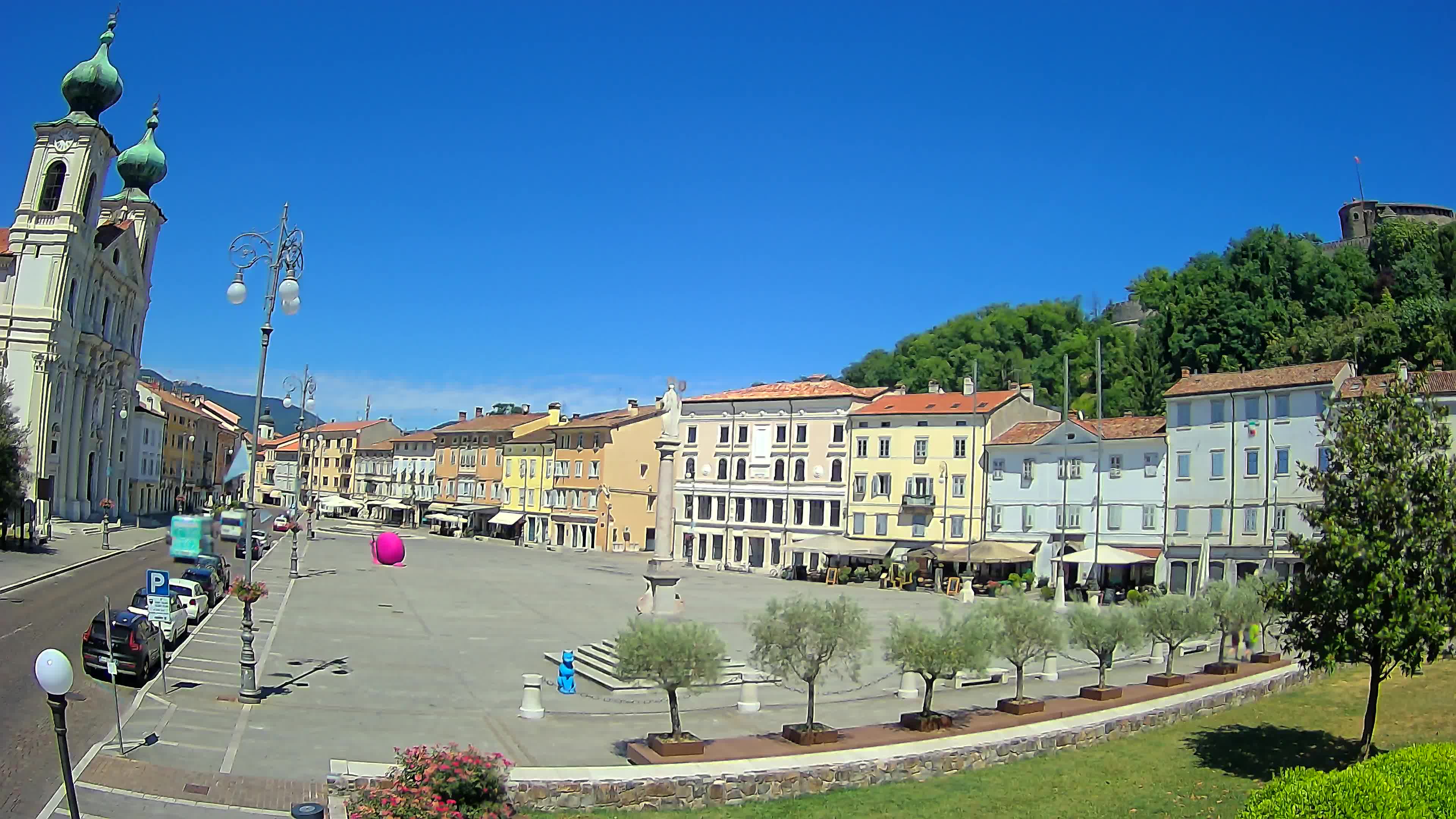Gorizia – Plaza Vittoria – iglesia de San Pedro. Ignacio
