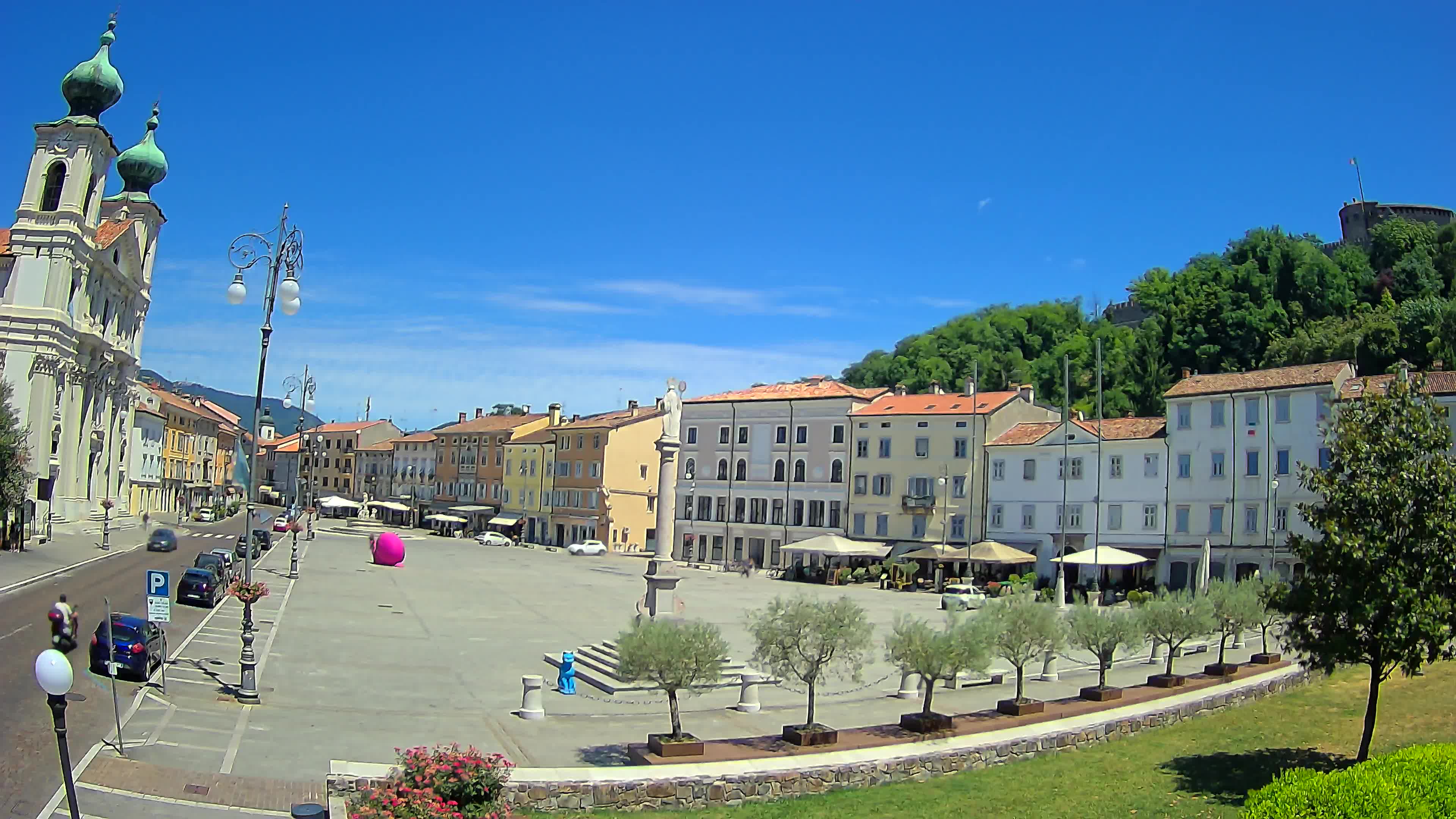 Gorizia – Plaza Vittoria – iglesia de San Pedro. Ignacio