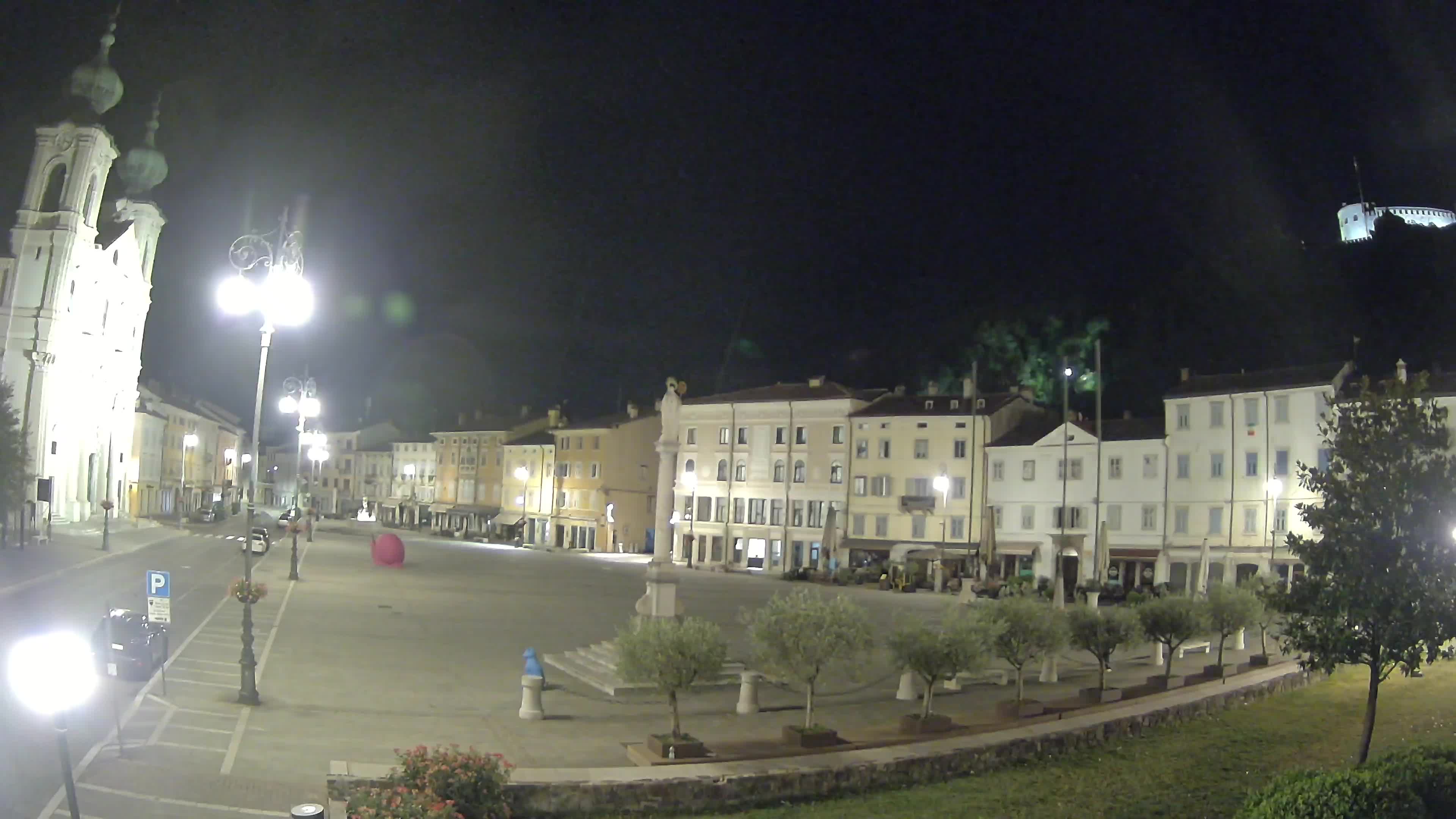 Gorizia Piazza della Vittoria e chiesa di S. Ignazio