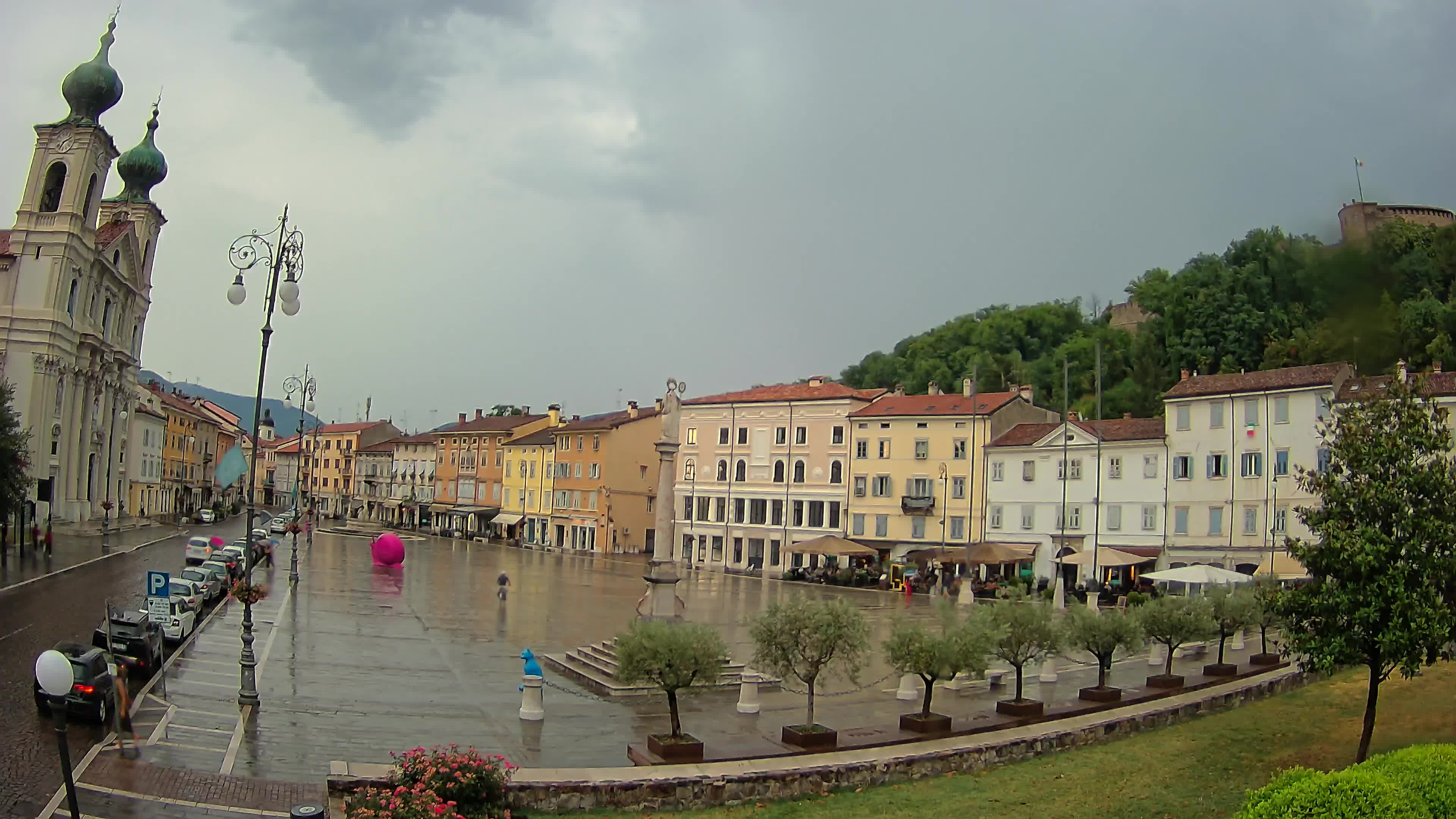 Gorizia – Plaza Vittoria – iglesia de San Pedro. Ignacio