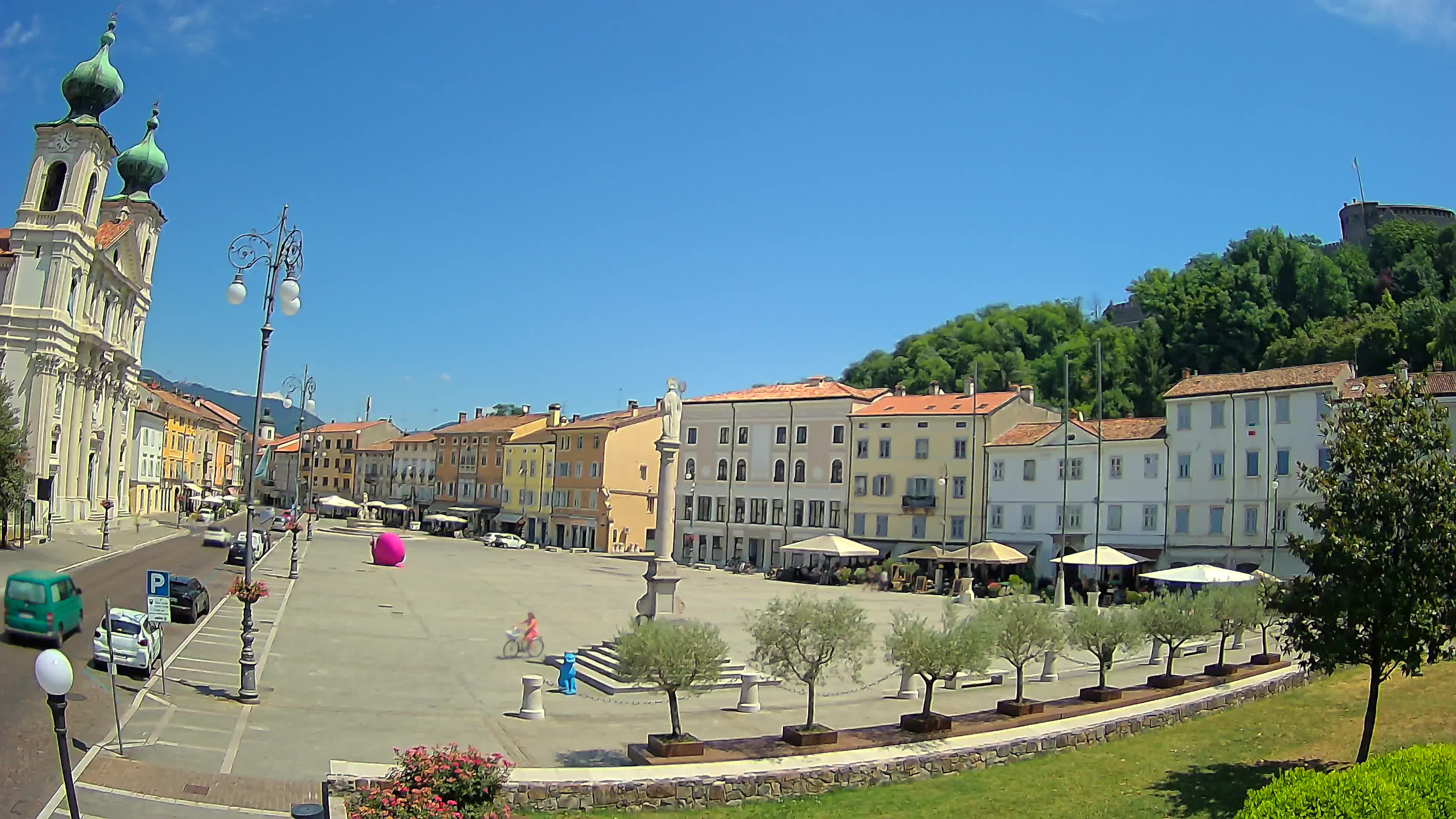 Gorizia Piazza della Vittoria e chiesa di S. Ignazio