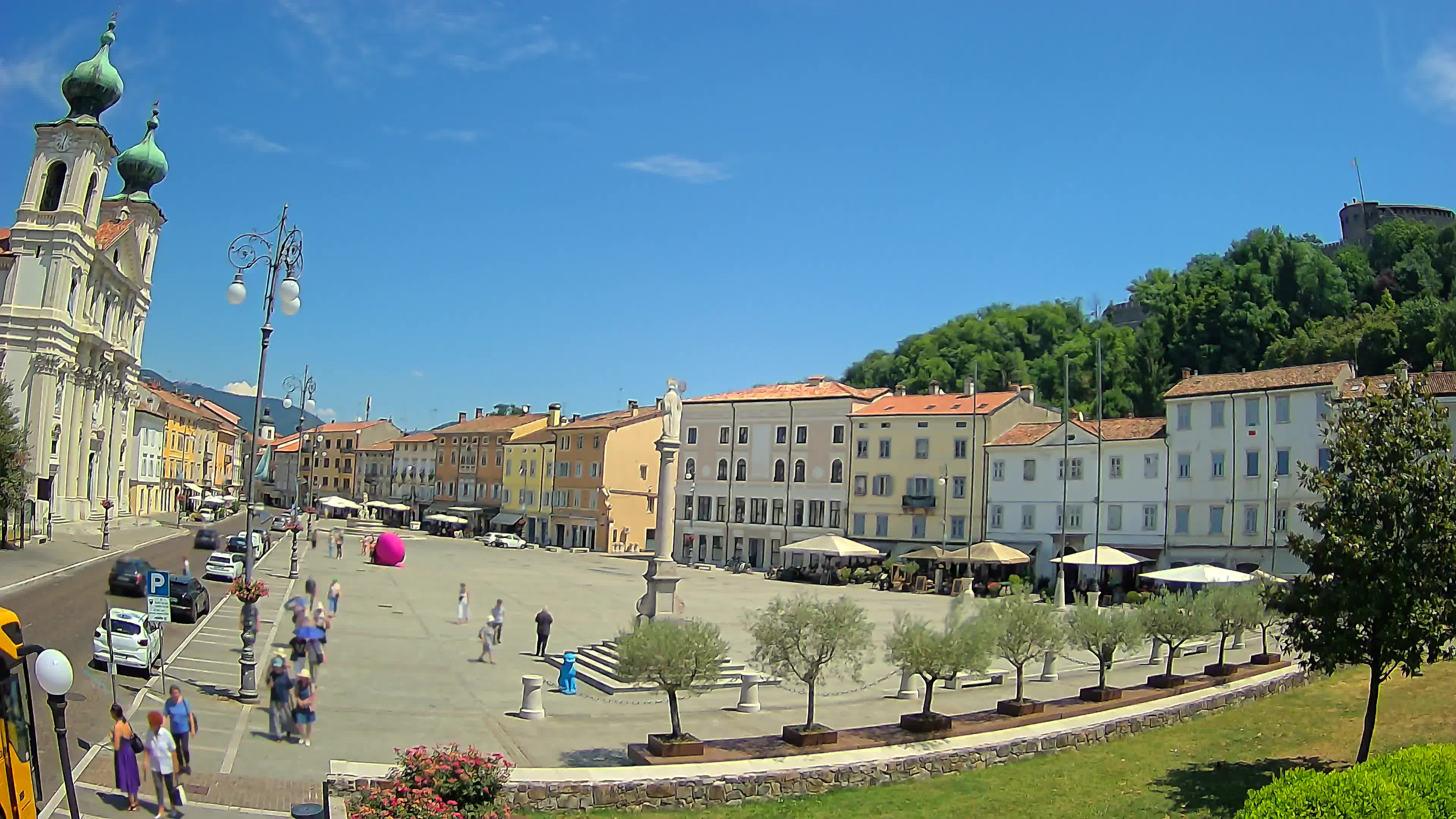 Gorizia – Plaza Vittoria – iglesia de San Pedro. Ignacio