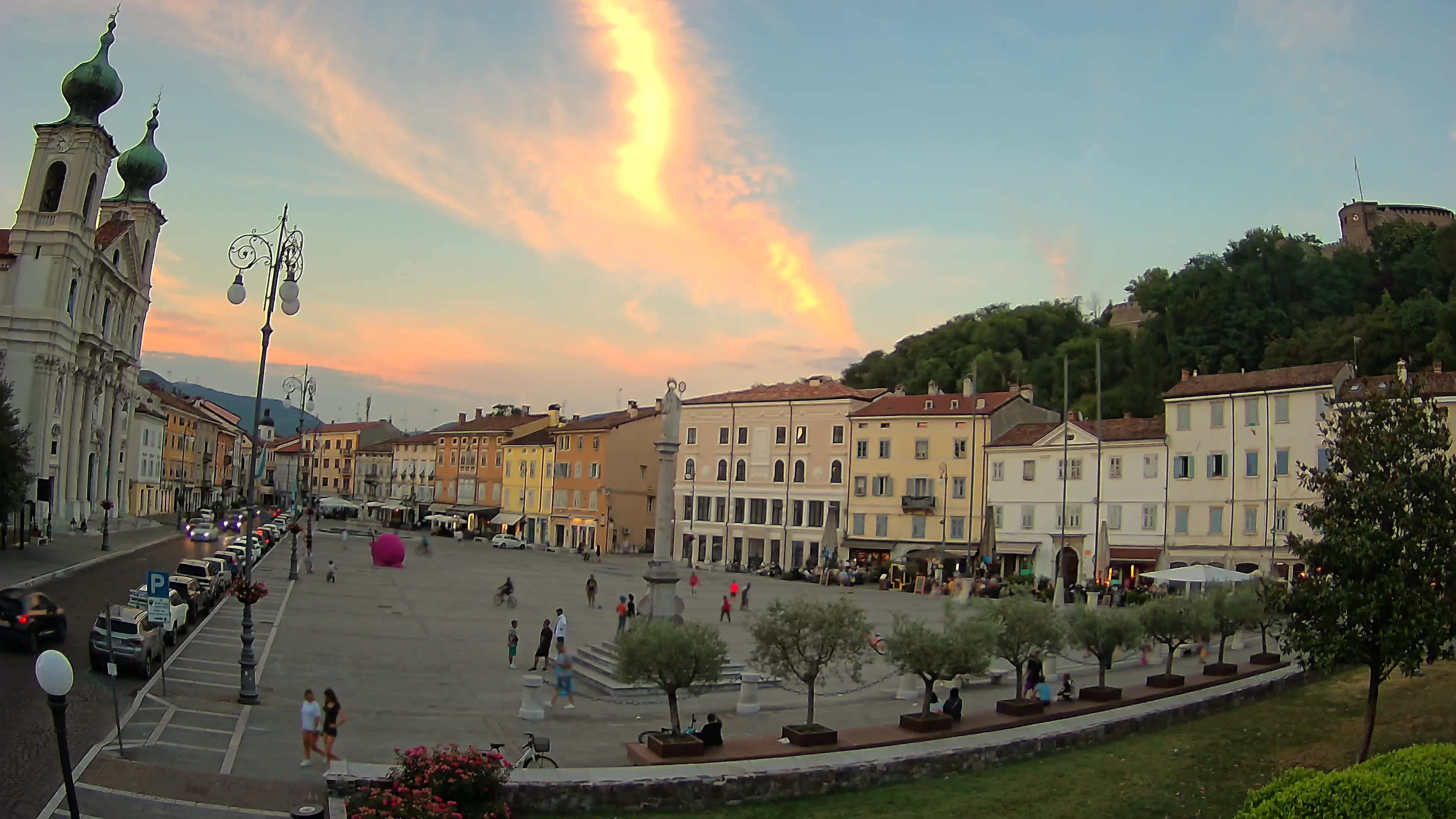 Gorizia – Plaza Vittoria – iglesia de San Pedro. Ignacio