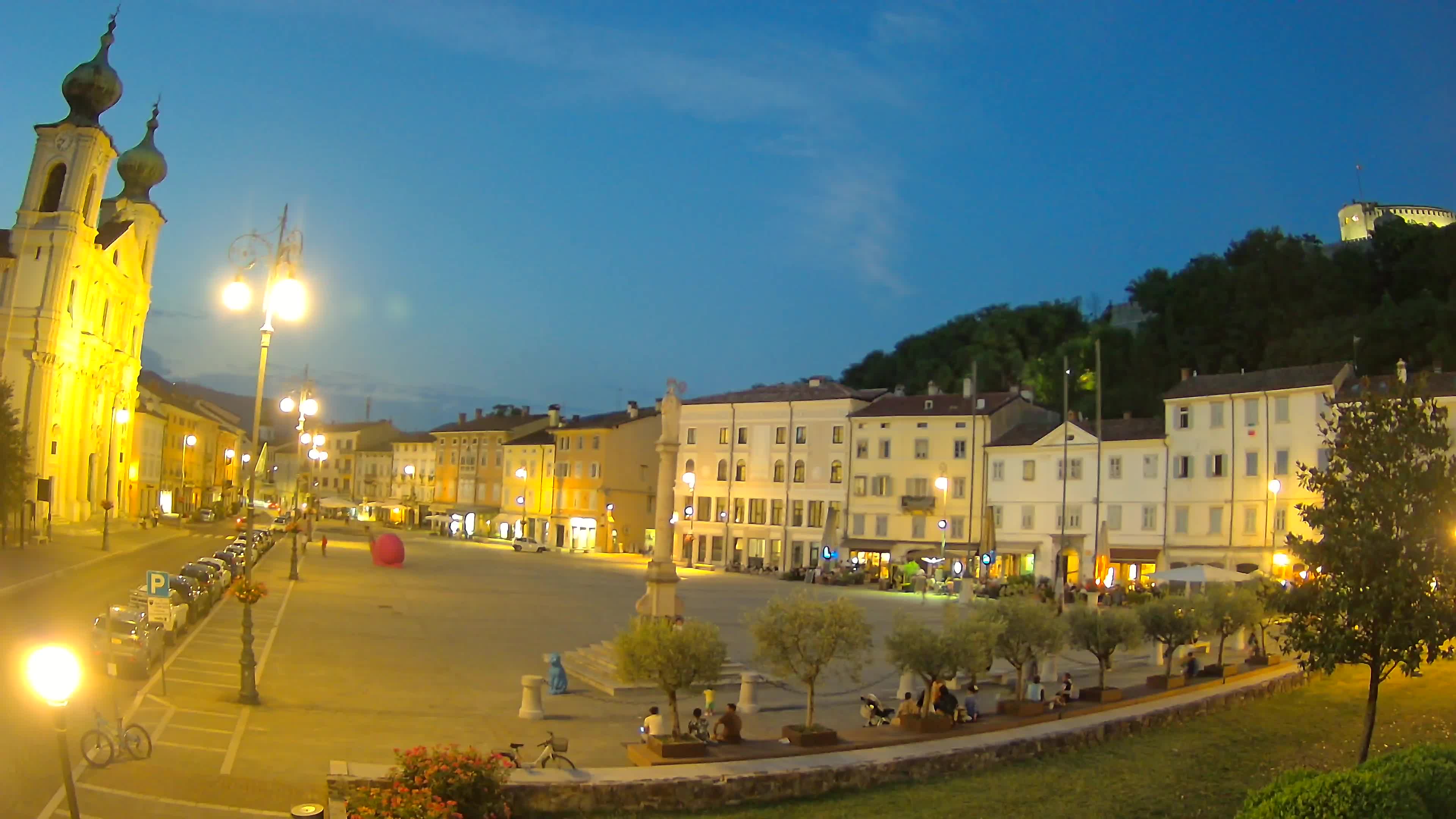 Gorizia – Plaza Vittoria – iglesia de San Pedro. Ignacio