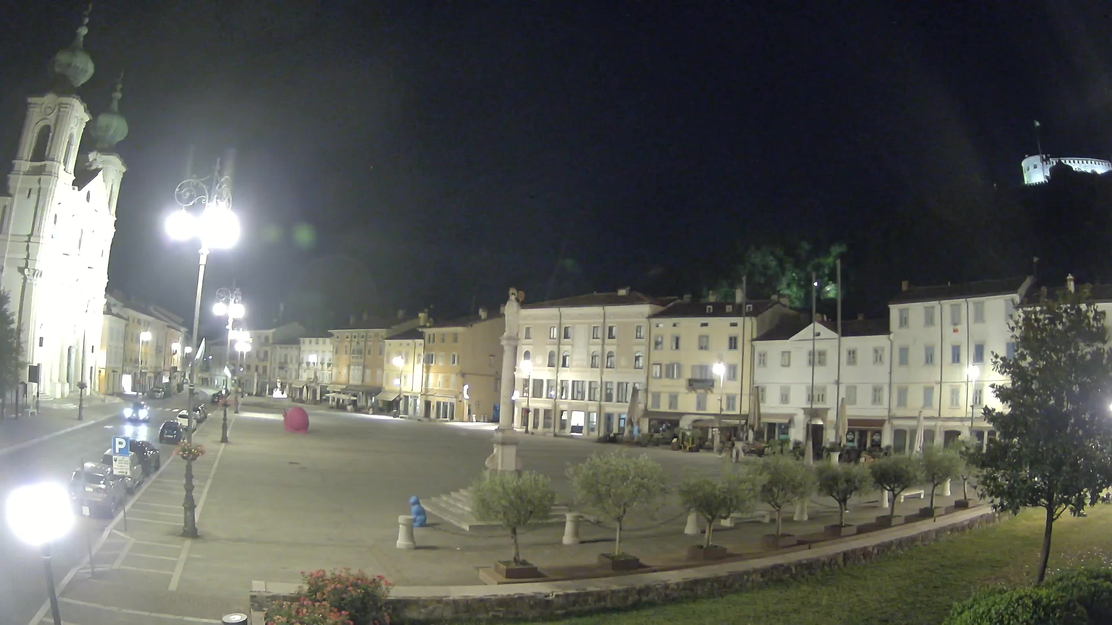 Gorizia Piazza della Vittoria e chiesa di S. Ignazio