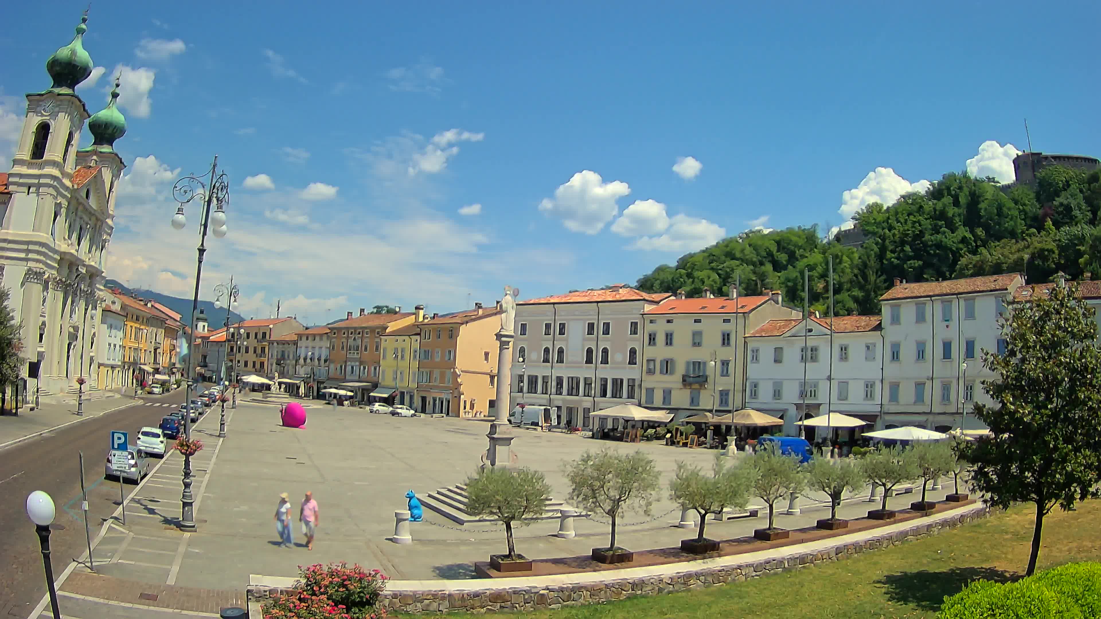 Kamera Gorica Travnik in cerkev sv. Ignacija