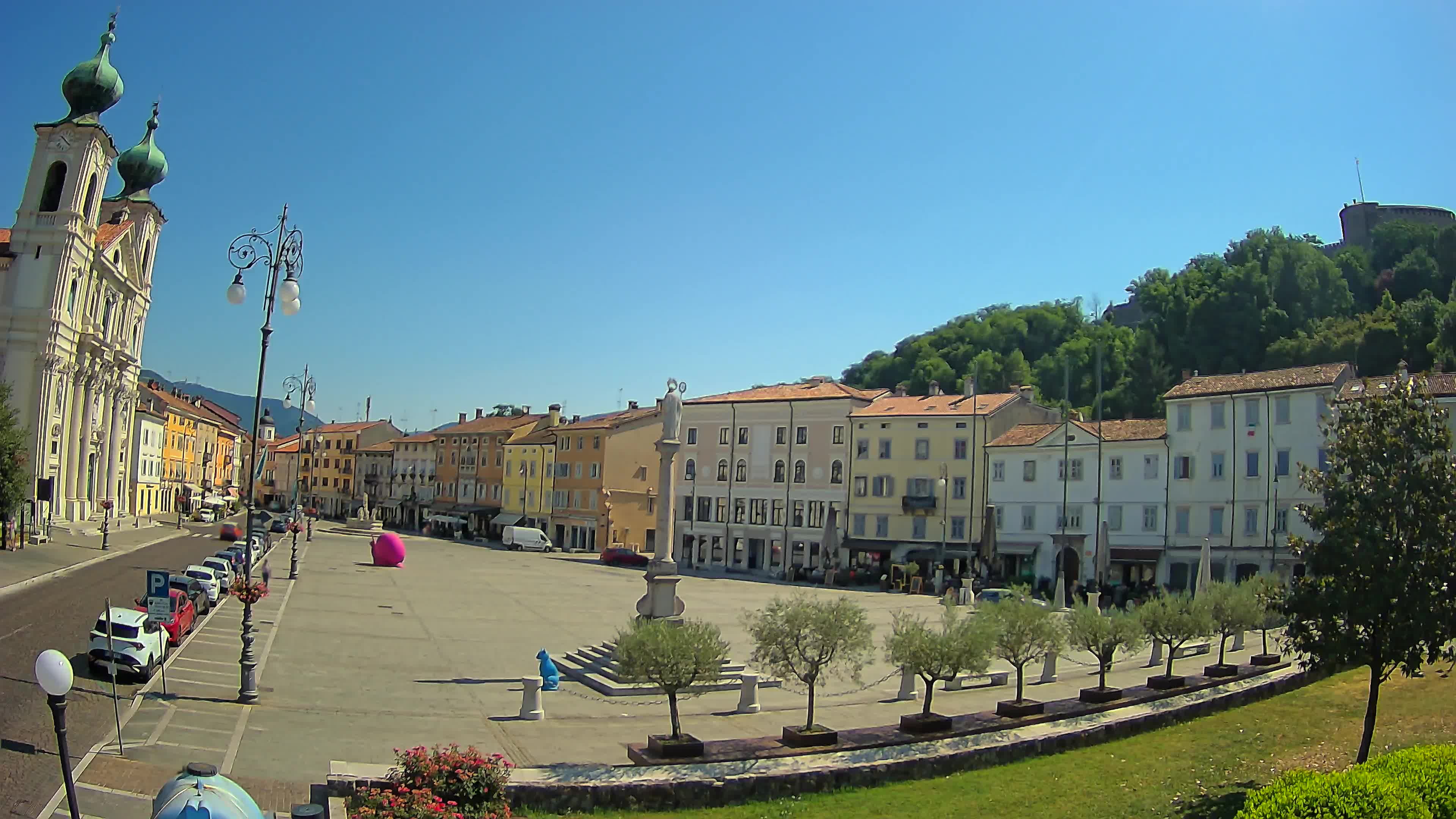 Gorizia – Plaza Vittoria – iglesia de San Pedro. Ignacio