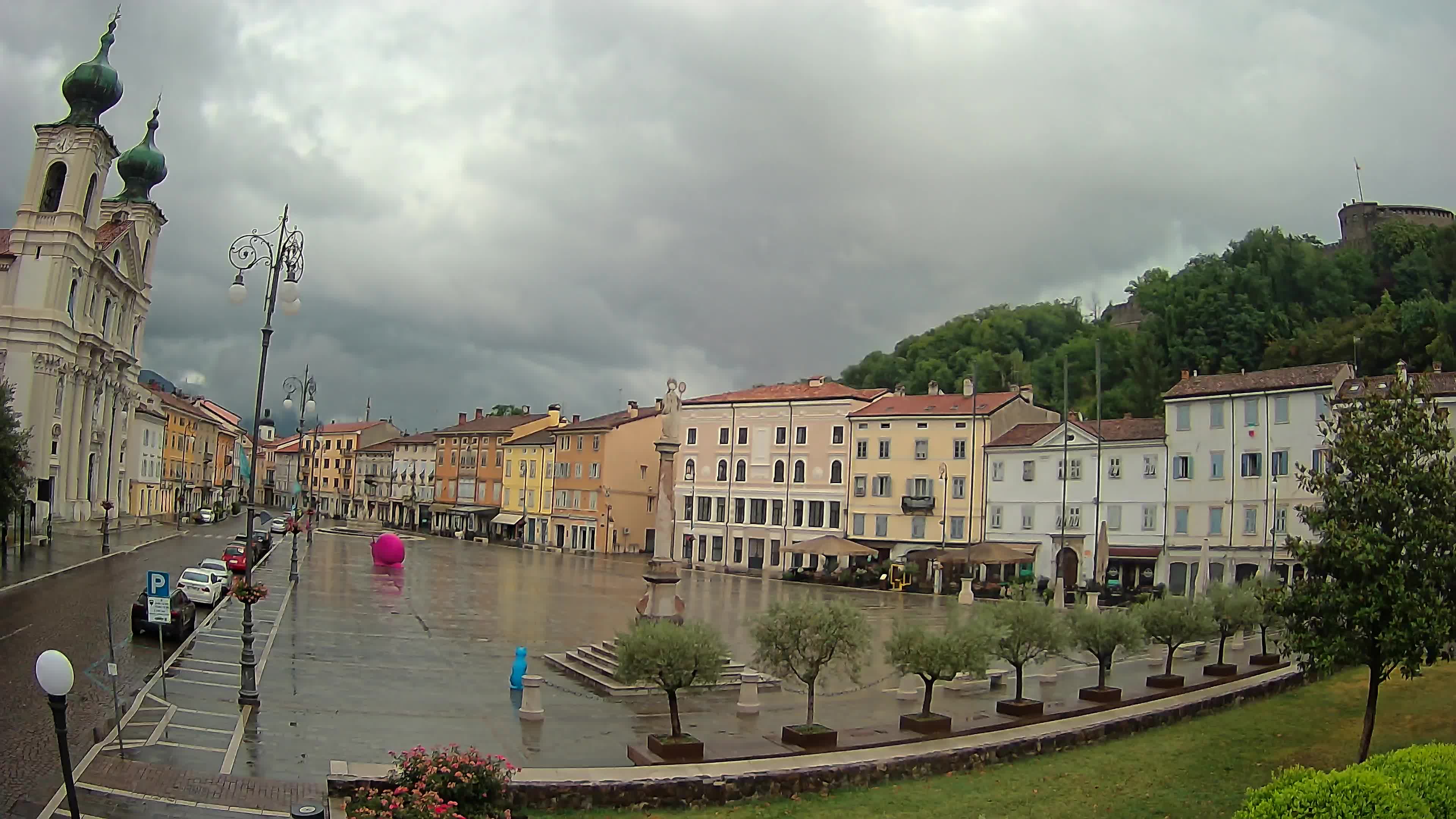 Gorizia Piazza della Vittoria e chiesa di S. Ignazio