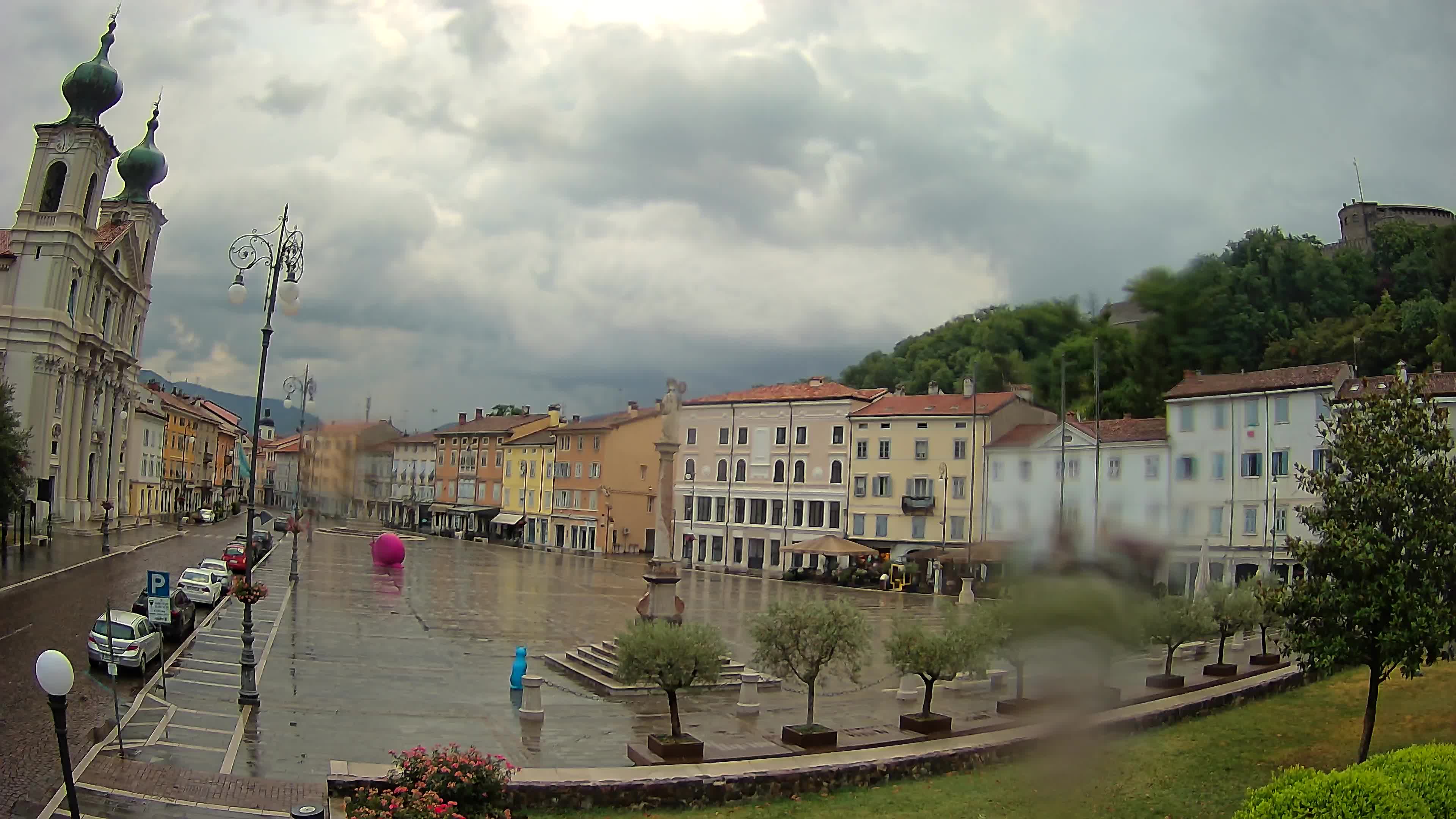 Gorizia Piazza della Vittoria e chiesa di S. Ignazio