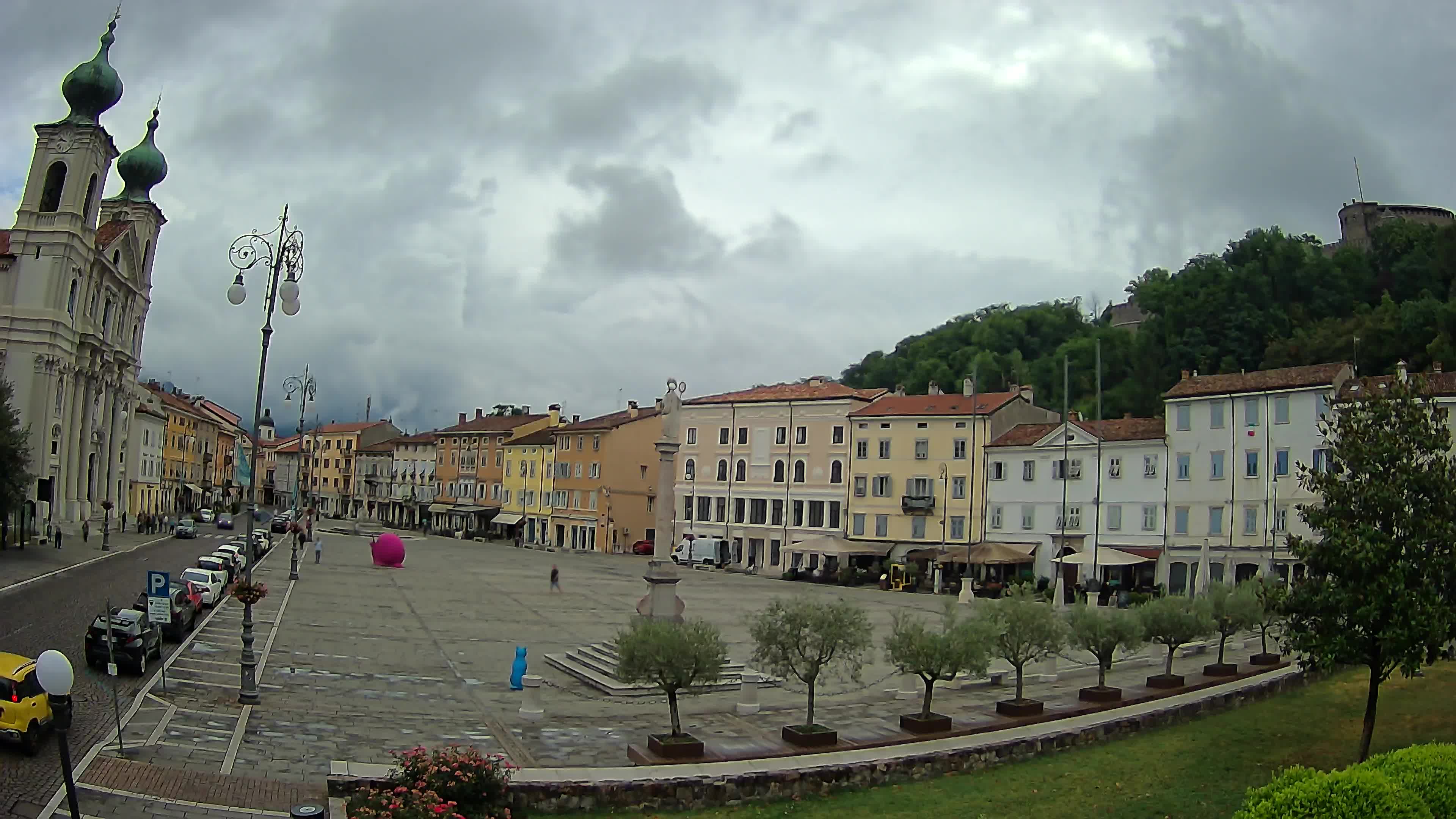Gorizia Piazza della Vittoria e chiesa di S. Ignazio