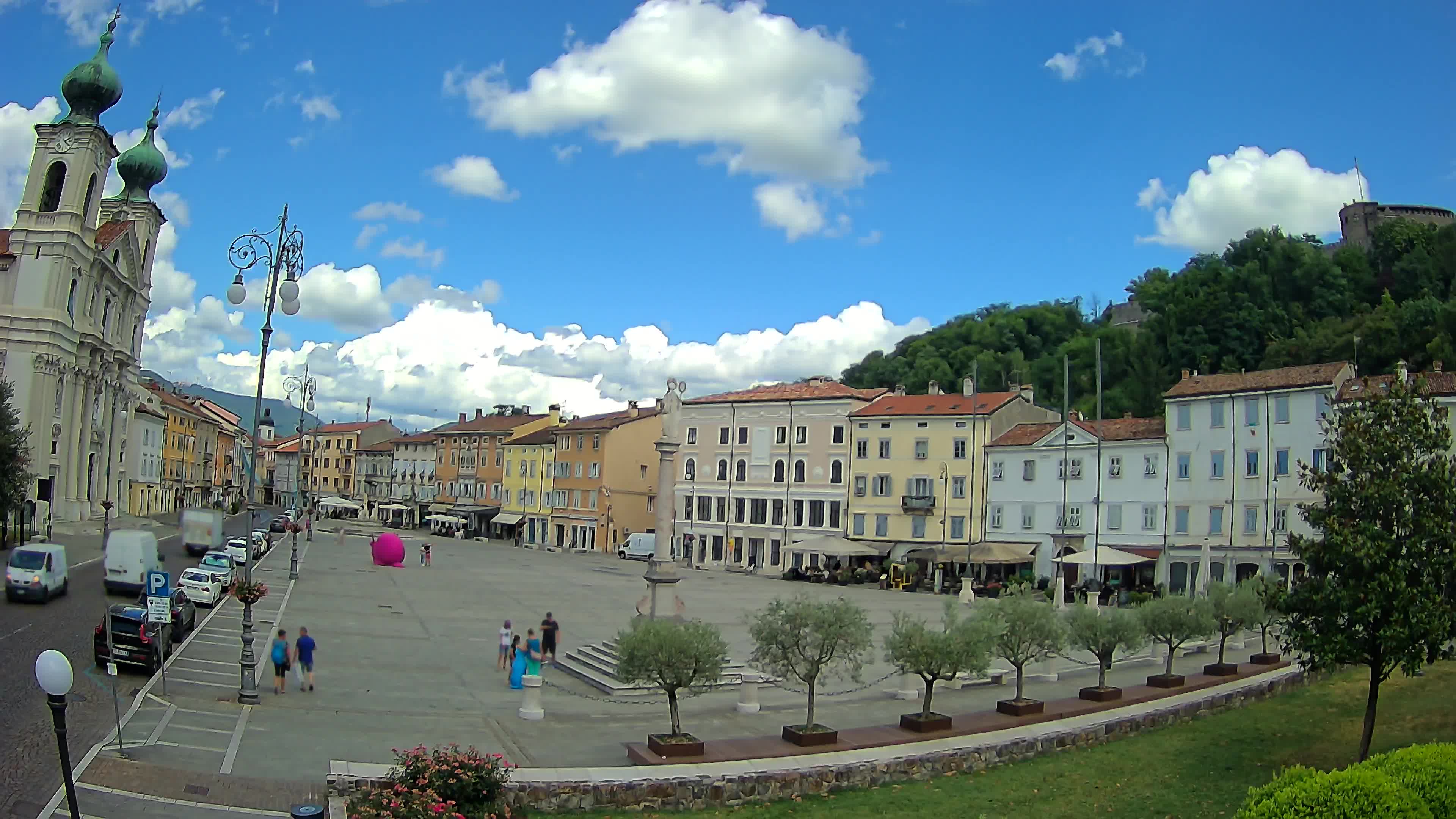 Gorizia – Plaza Vittoria – iglesia de San Pedro. Ignacio