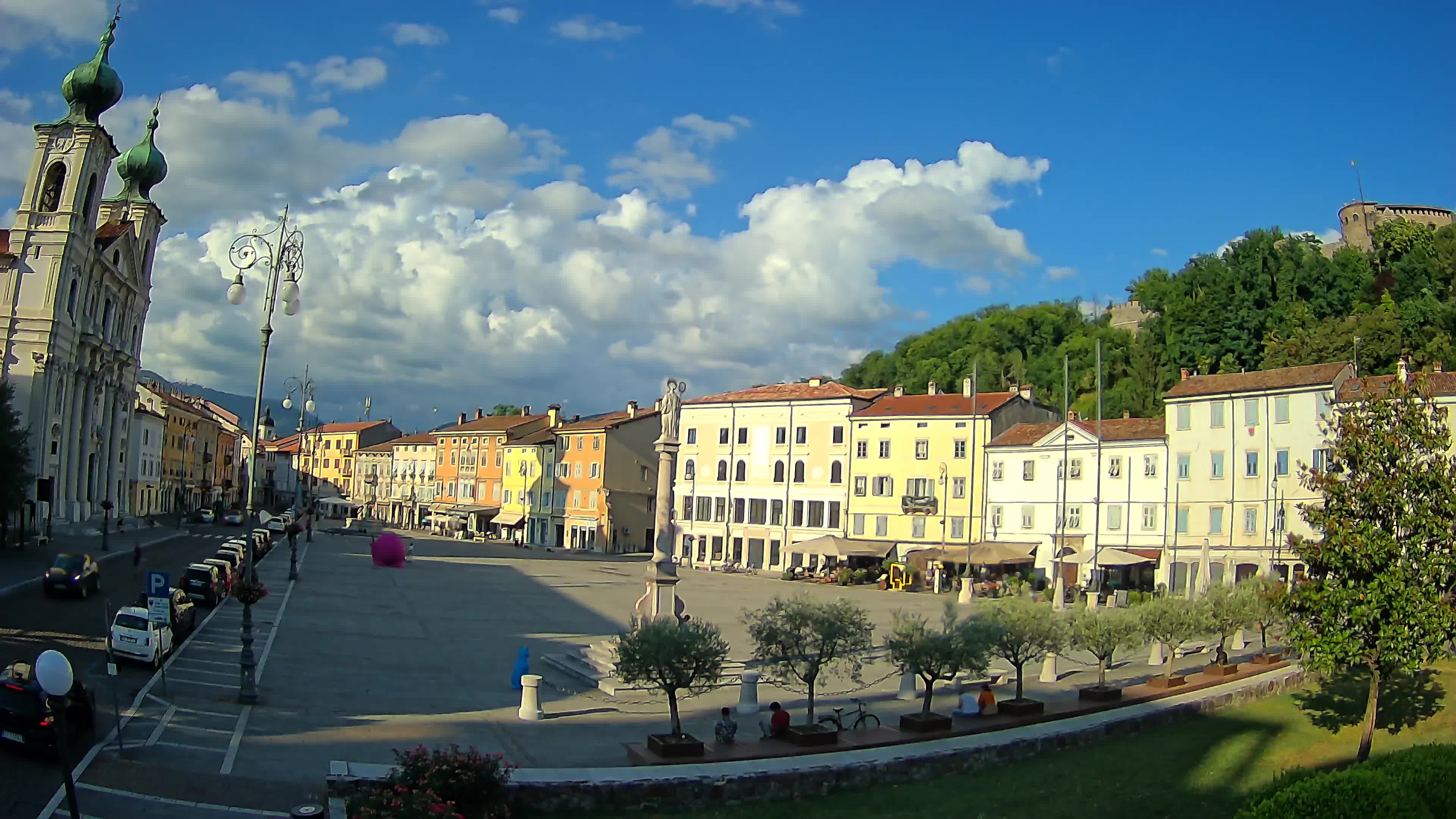 Gorizia – Plaza Vittoria – iglesia de San Pedro. Ignacio