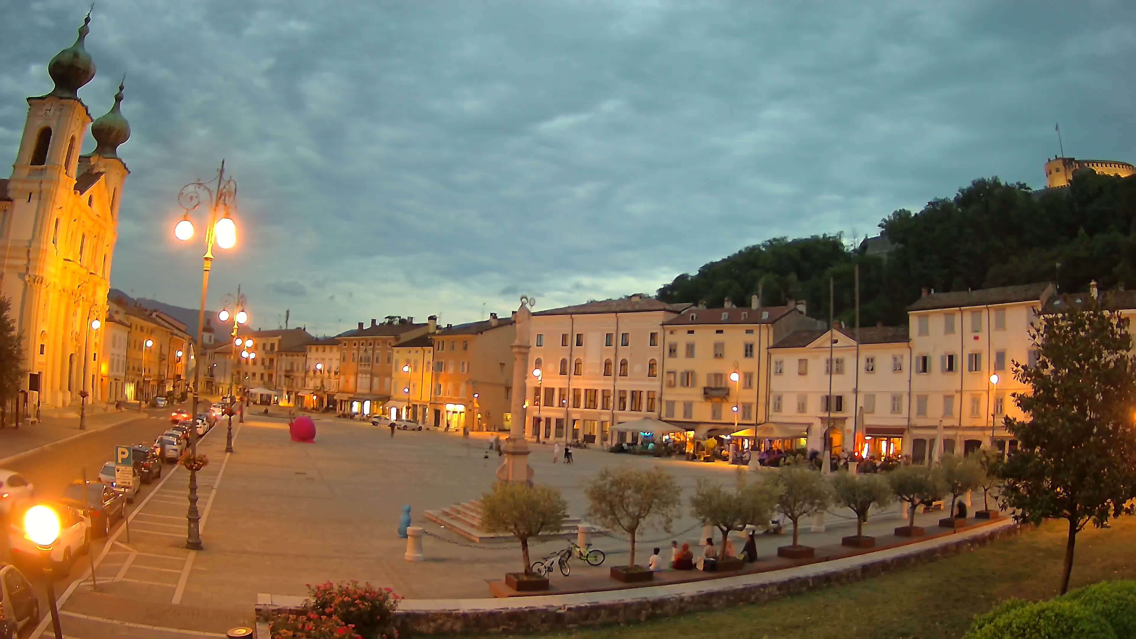 Gorizia – Plaza Vittoria – iglesia de San Pedro. Ignacio