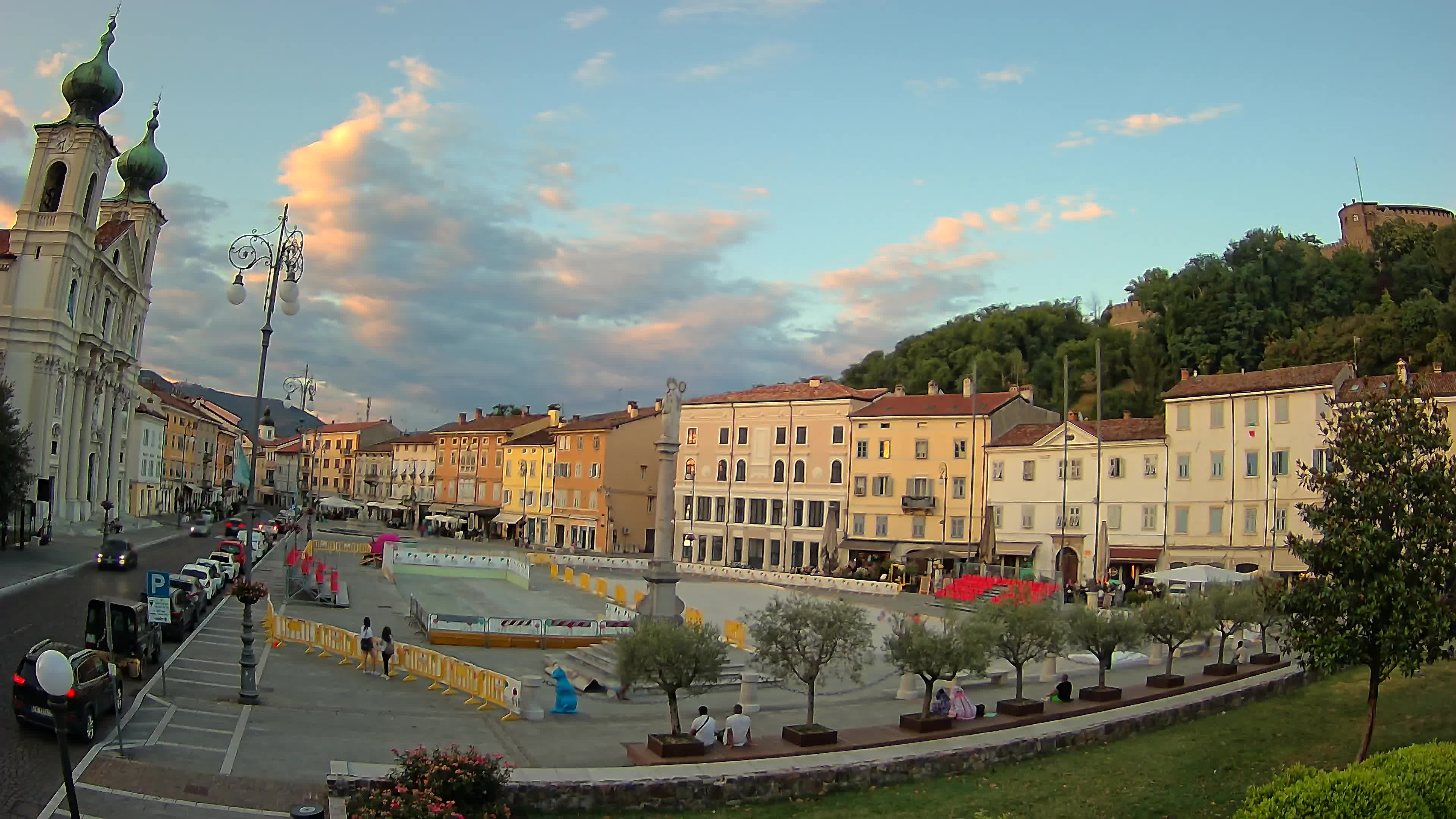 Gorizia Piazza della Vittoria e chiesa di S. Ignazio