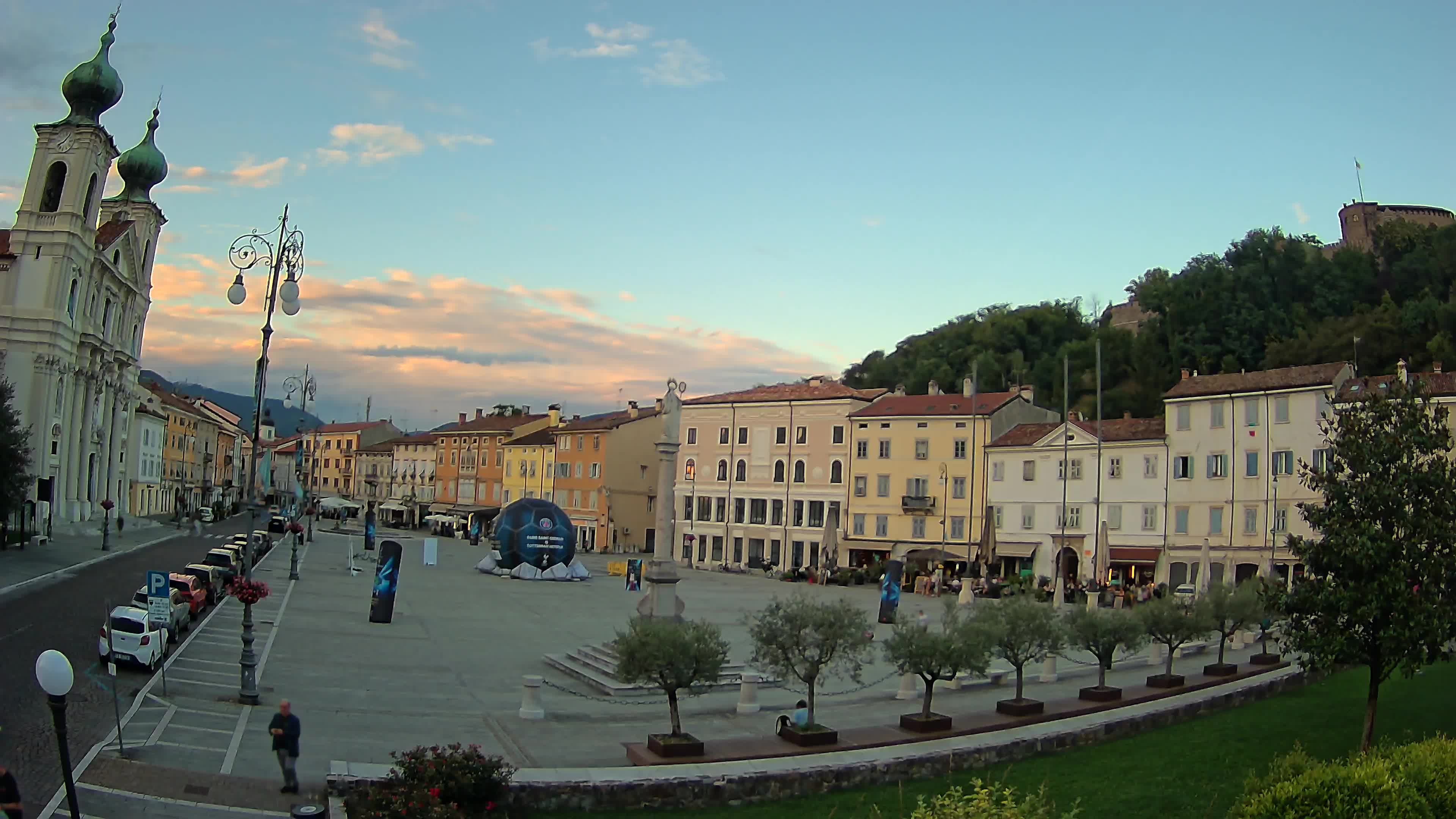 Gorizia Piazza della Vittoria e chiesa di S. Ignazio