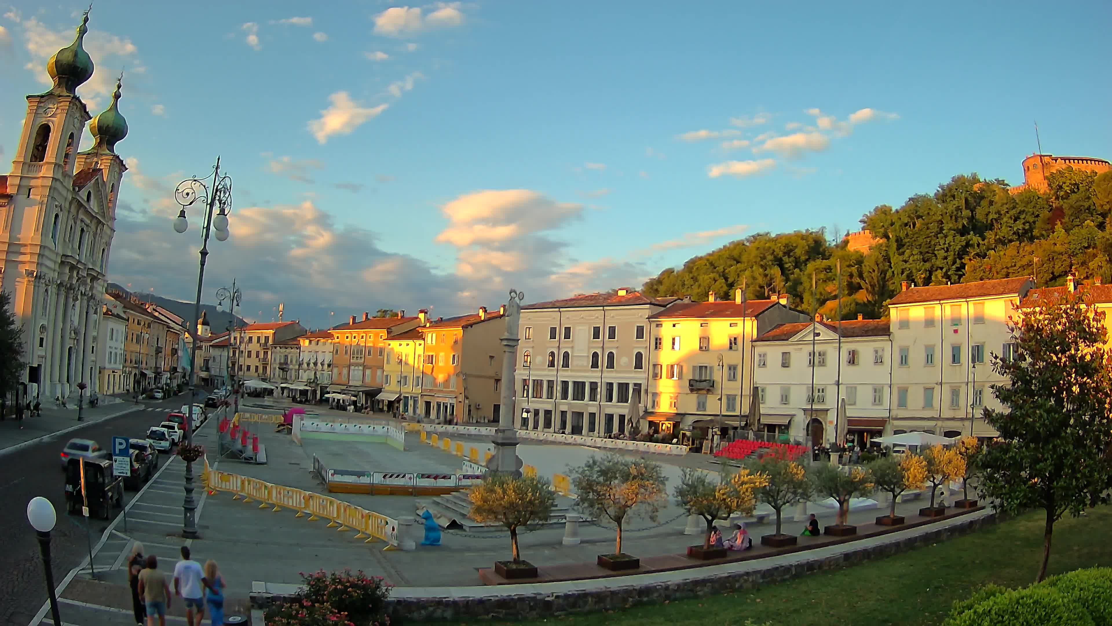 Gorizia – Plaza Vittoria – iglesia de San Pedro. Ignacio